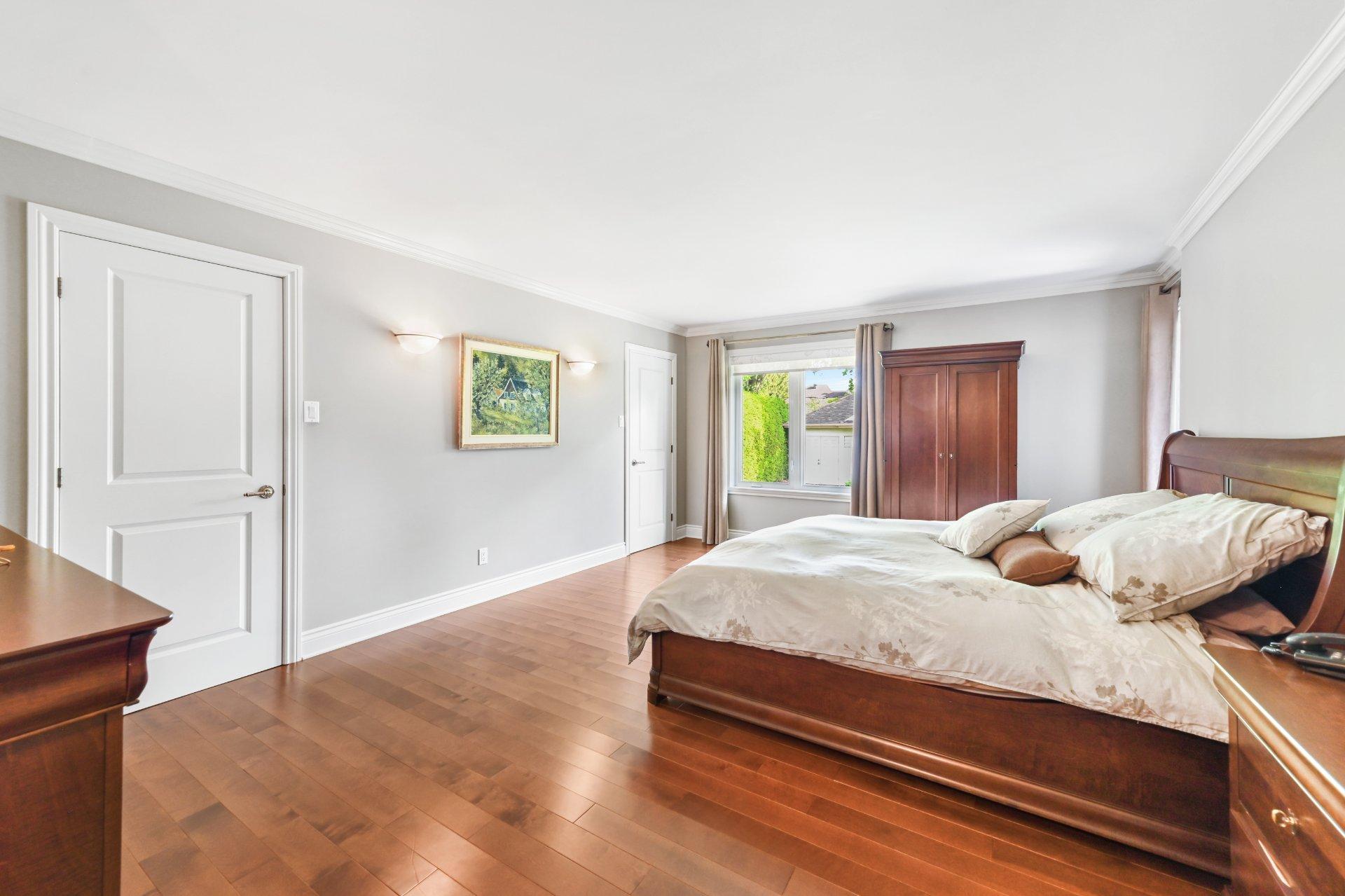 









206


Rue de la Canadienne

,
Saint-Jean-sur-Richelieu,




QC
J2Y1B2

