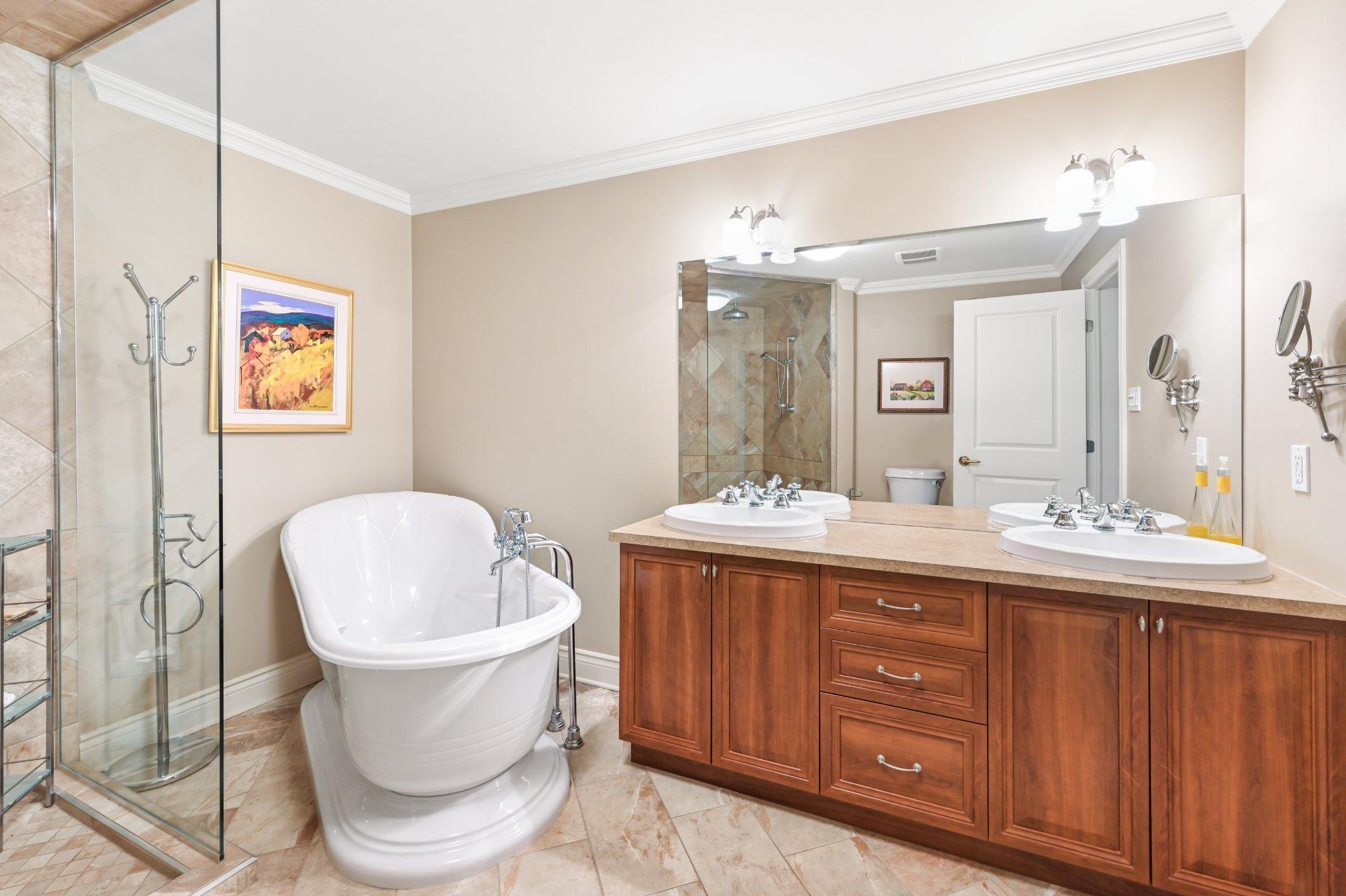 









206


Rue de la Canadienne

,
Saint-Jean-sur-Richelieu,




QC
J2Y1B2

