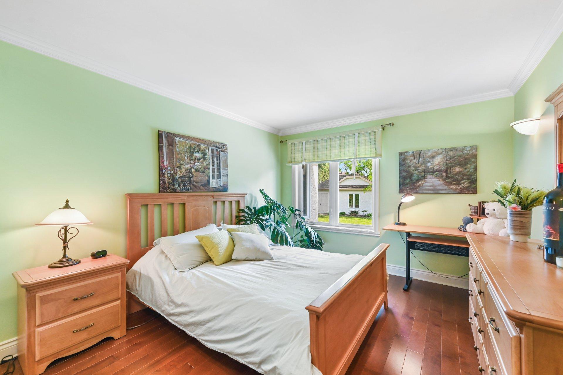 









206


Rue de la Canadienne

,
Saint-Jean-sur-Richelieu,




QC
J2Y1B2

