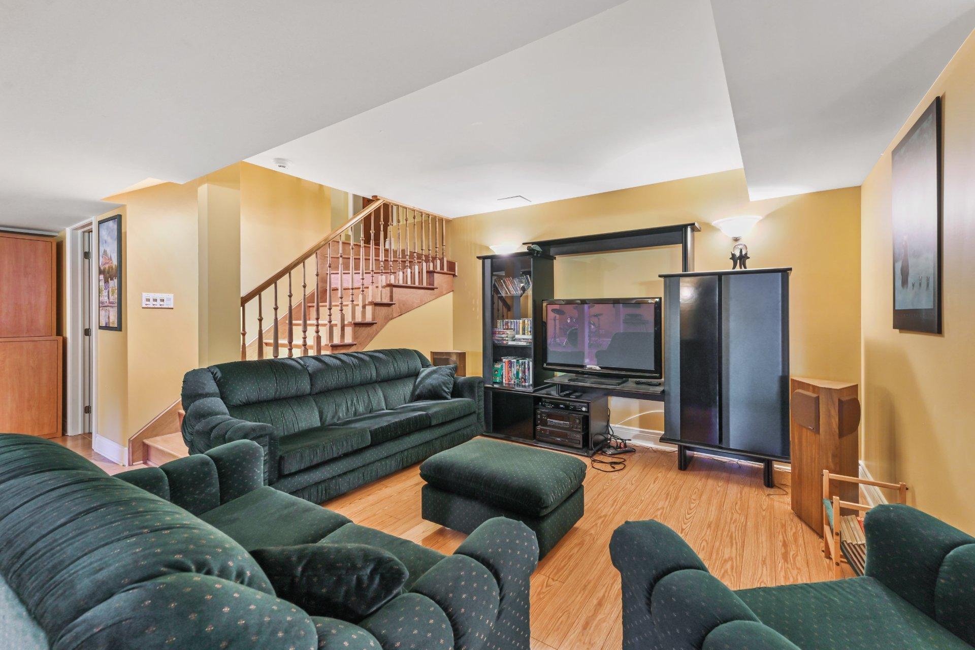 









206


Rue de la Canadienne

,
Saint-Jean-sur-Richelieu,




QC
J2Y1B2

