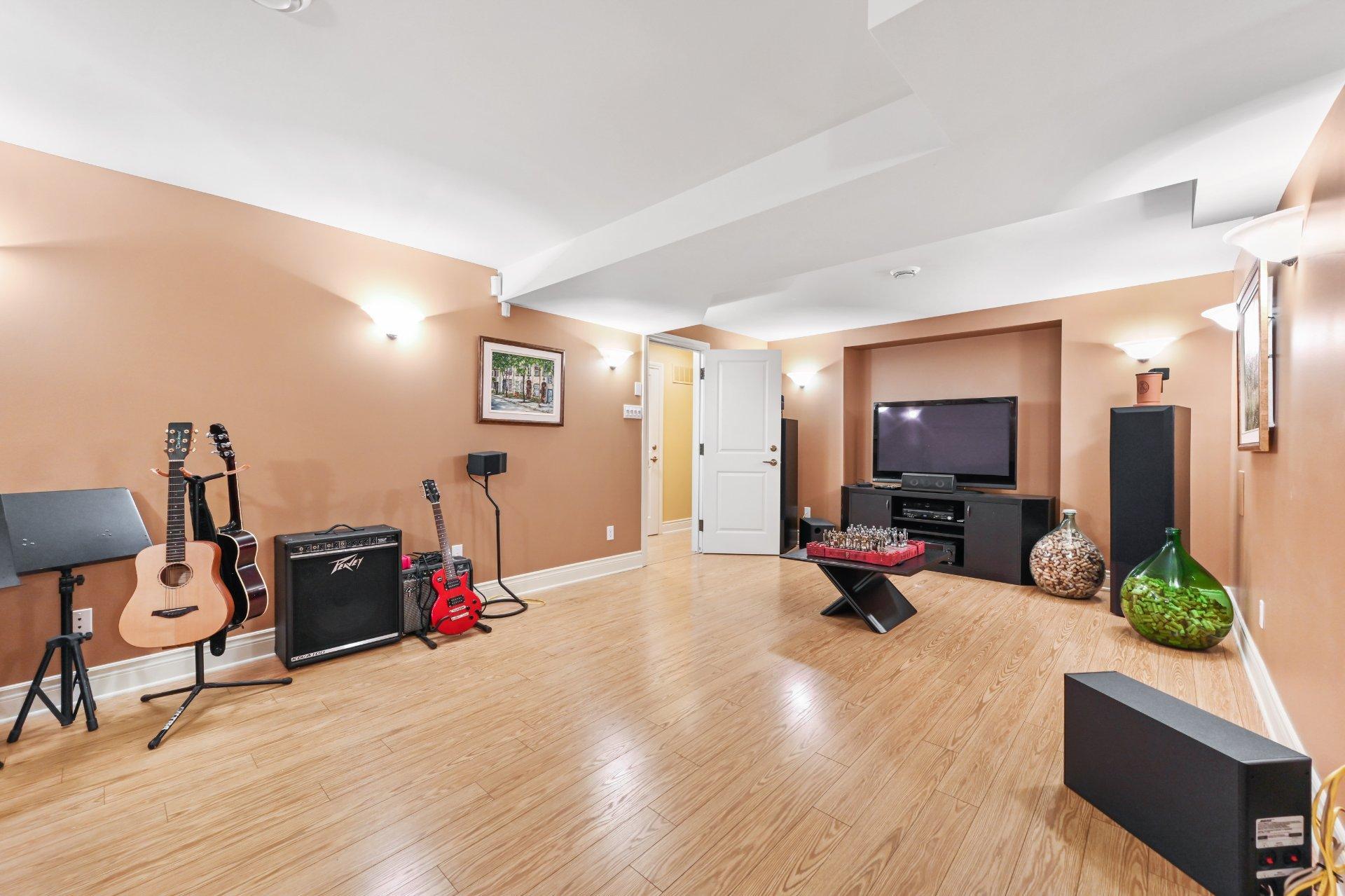 









206


Rue de la Canadienne

,
Saint-Jean-sur-Richelieu,




QC
J2Y1B2

