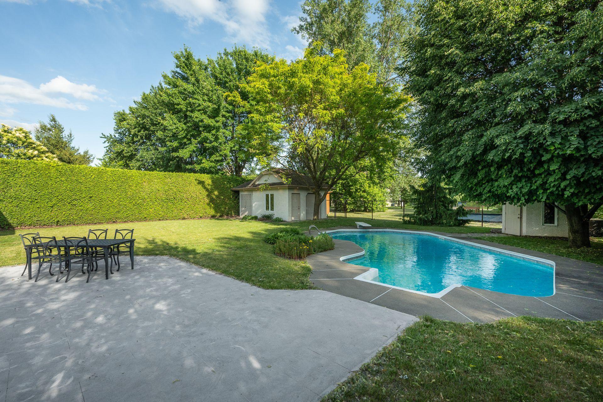 









206


Rue de la Canadienne

,
Saint-Jean-sur-Richelieu,




QC
J2Y1B2

