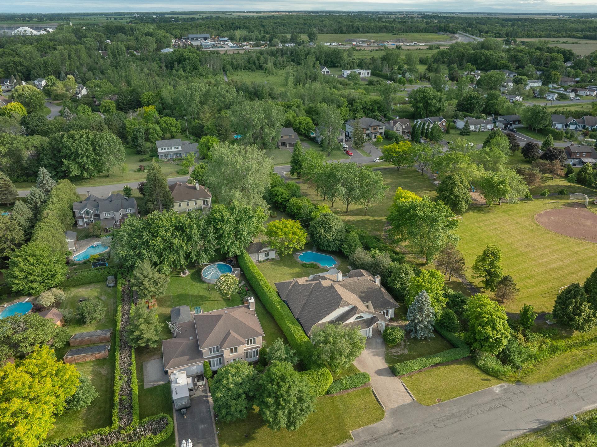 









206


Rue de la Canadienne

,
Saint-Jean-sur-Richelieu,




QC
J2Y1B2

