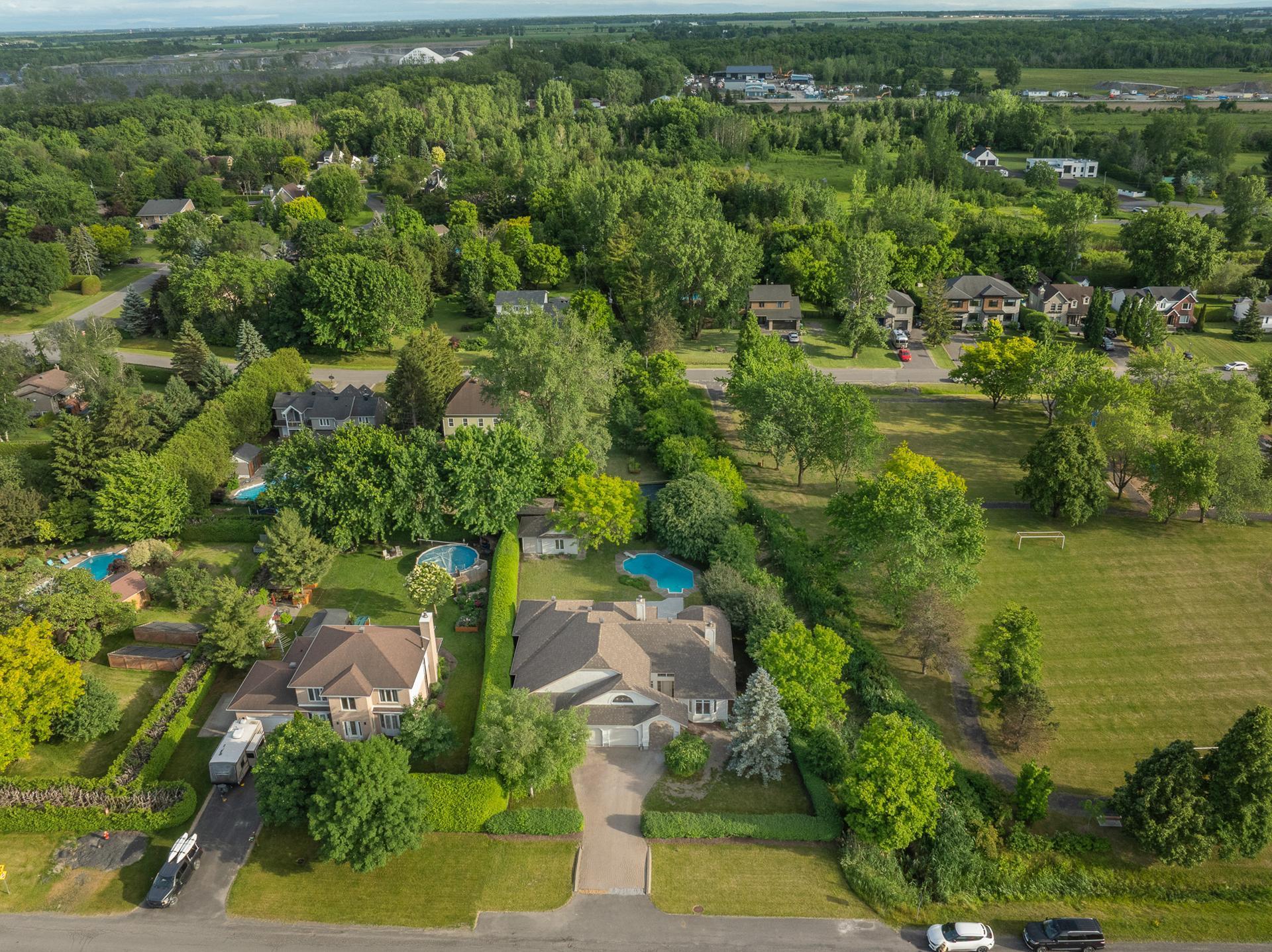 









206


Rue de la Canadienne

,
Saint-Jean-sur-Richelieu,




QC
J2Y1B2


