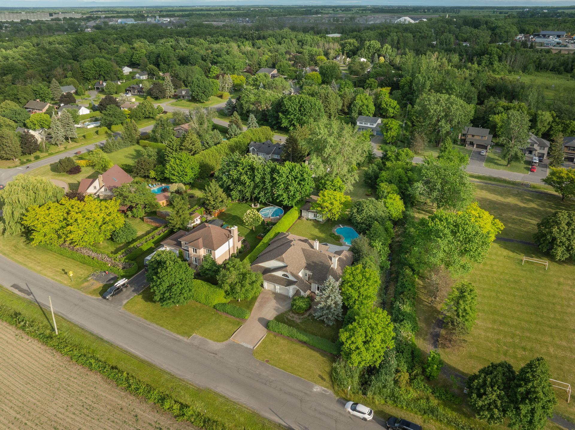 









206


Rue de la Canadienne

,
Saint-Jean-sur-Richelieu,




QC
J2Y1B2

