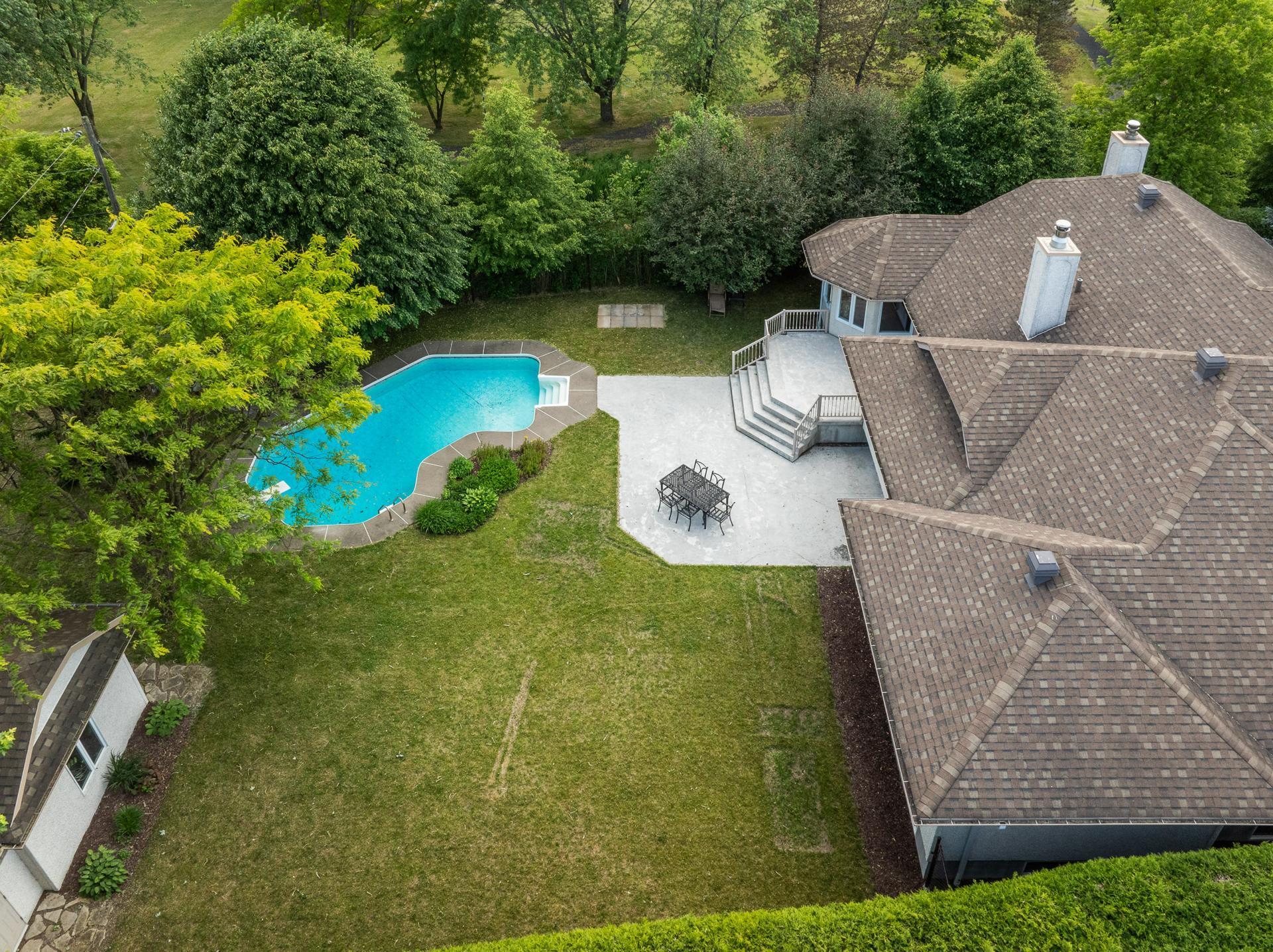 









206


Rue de la Canadienne

,
Saint-Jean-sur-Richelieu,




QC
J2Y1B2

