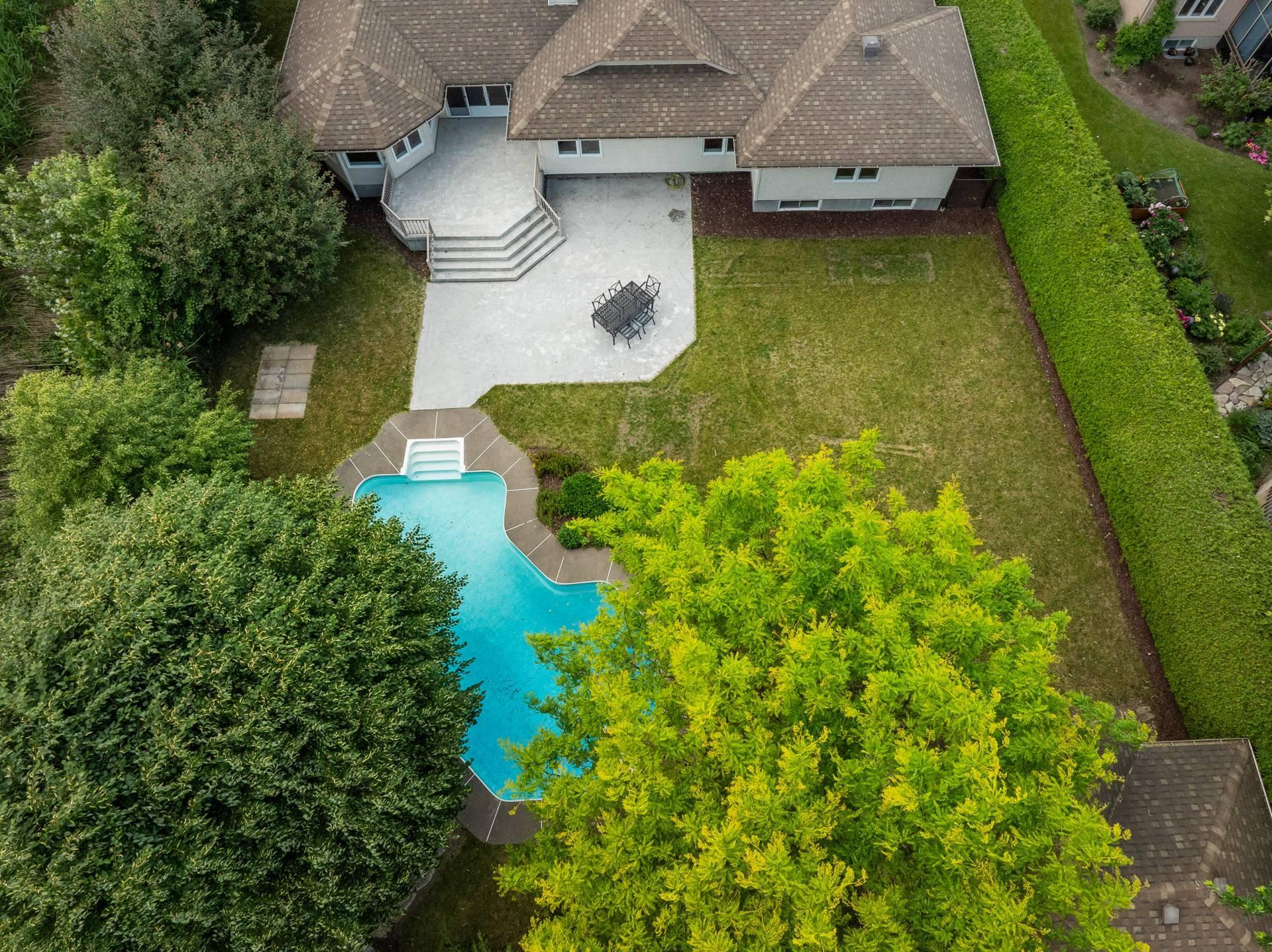 









206


Rue de la Canadienne

,
Saint-Jean-sur-Richelieu,




QC
J2Y1B2

