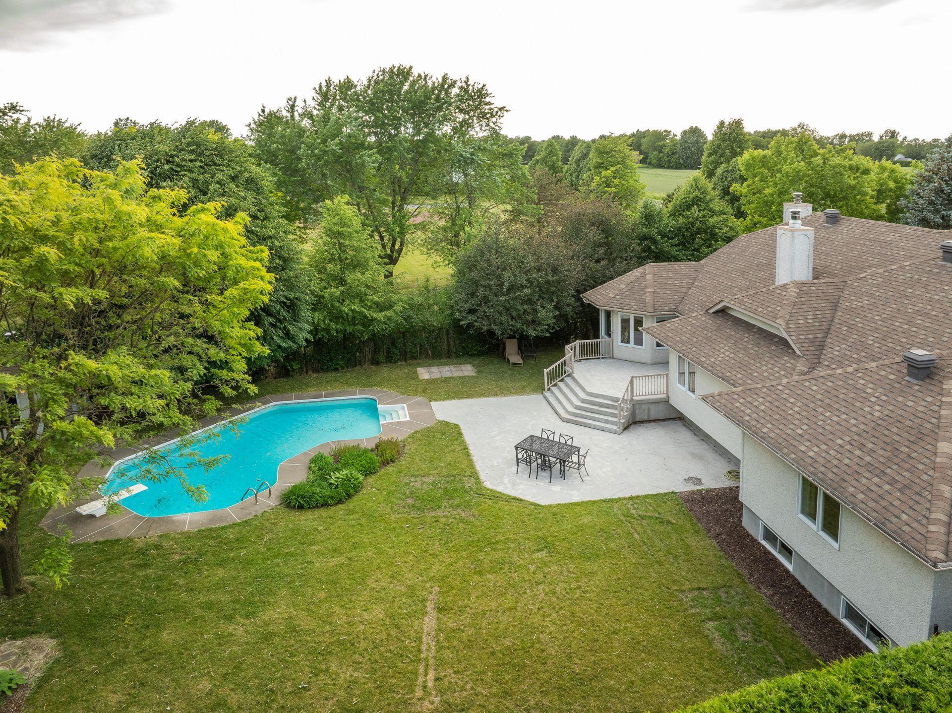









206


Rue de la Canadienne

,
Saint-Jean-sur-Richelieu,




QC
J2Y1B2

