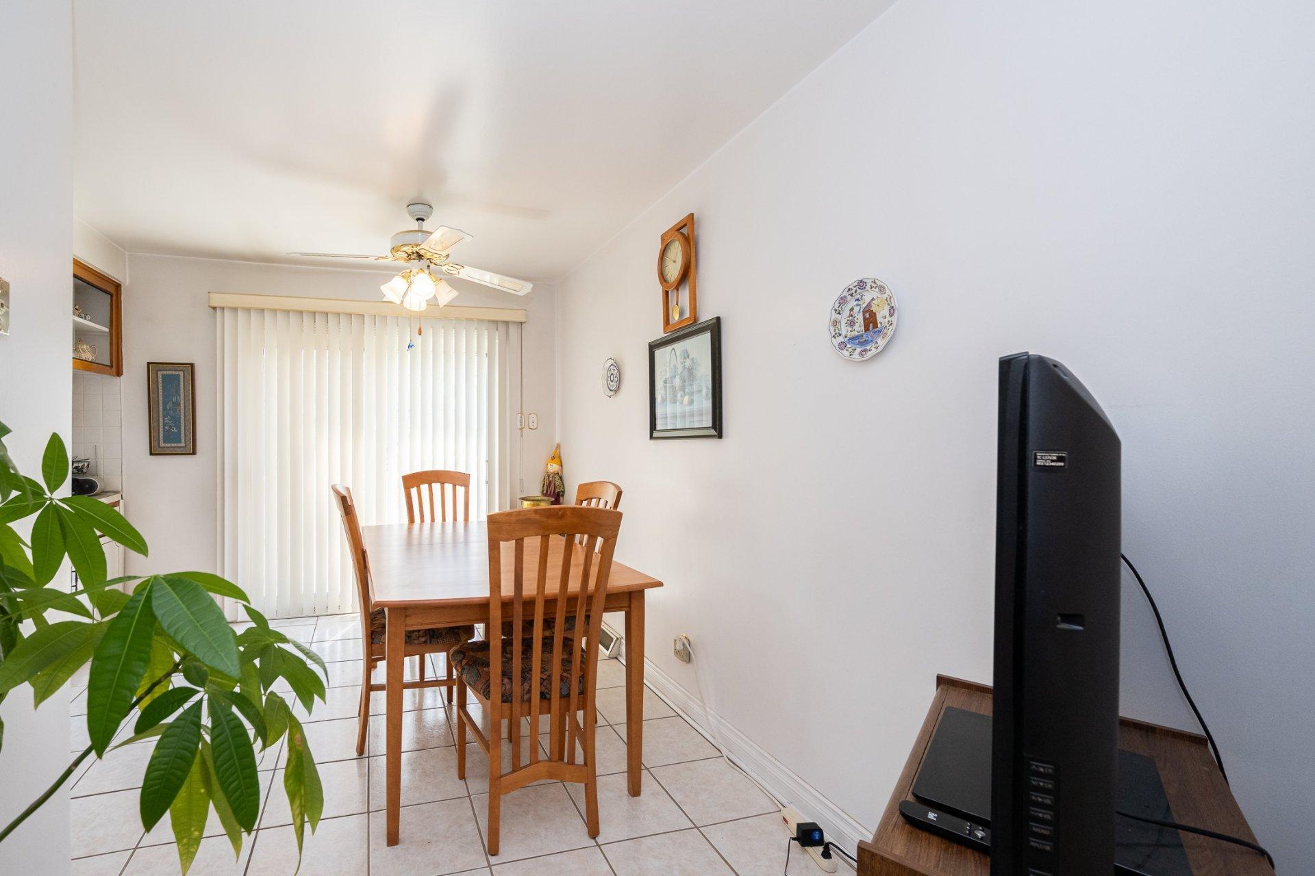 









840

 - 842


Rue Du Calvet

,
Laval (Chomedey),




QC
H7W4E7

