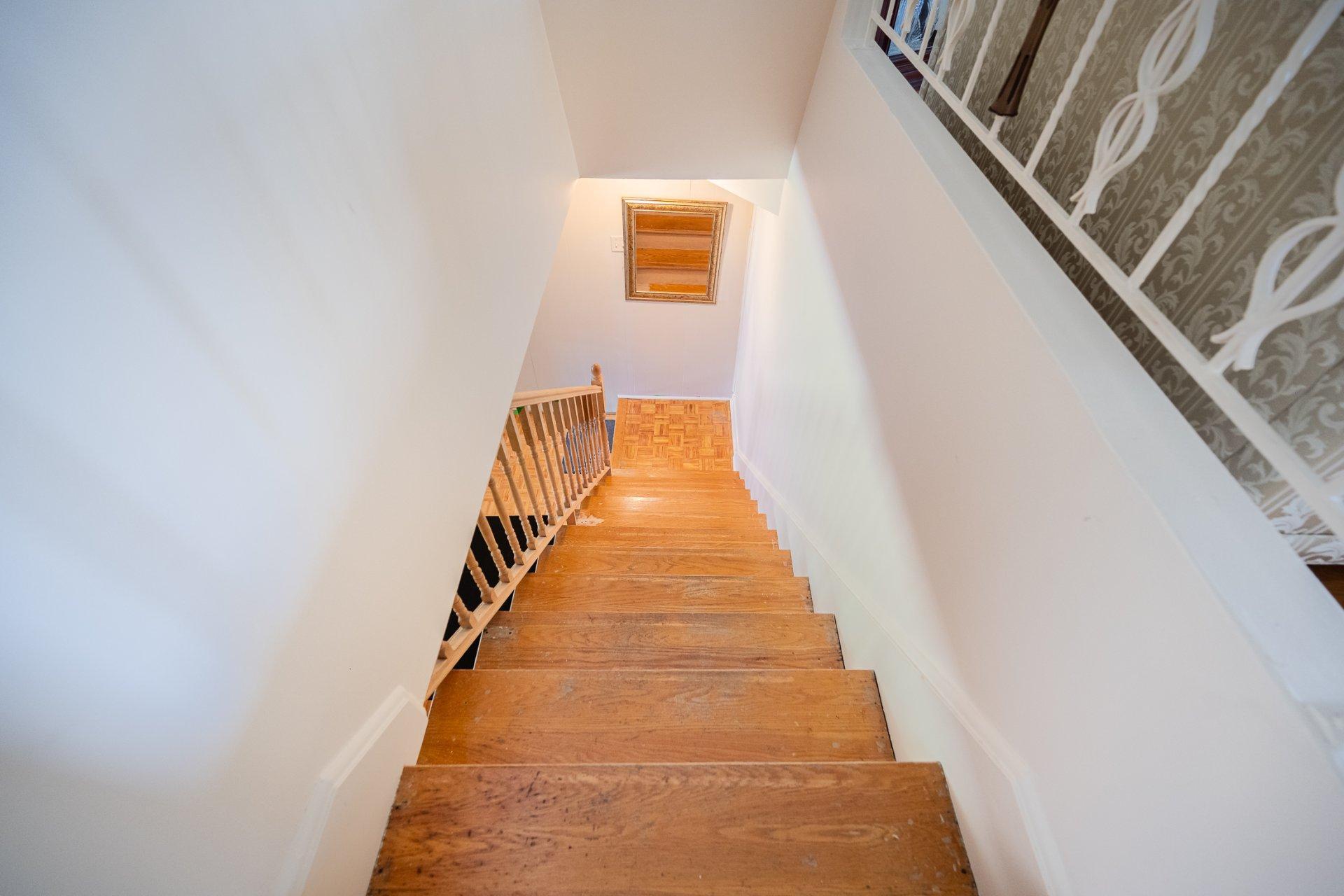 









840

 - 842


Rue Du Calvet

,
Laval (Chomedey),




QC
H7W4E7

