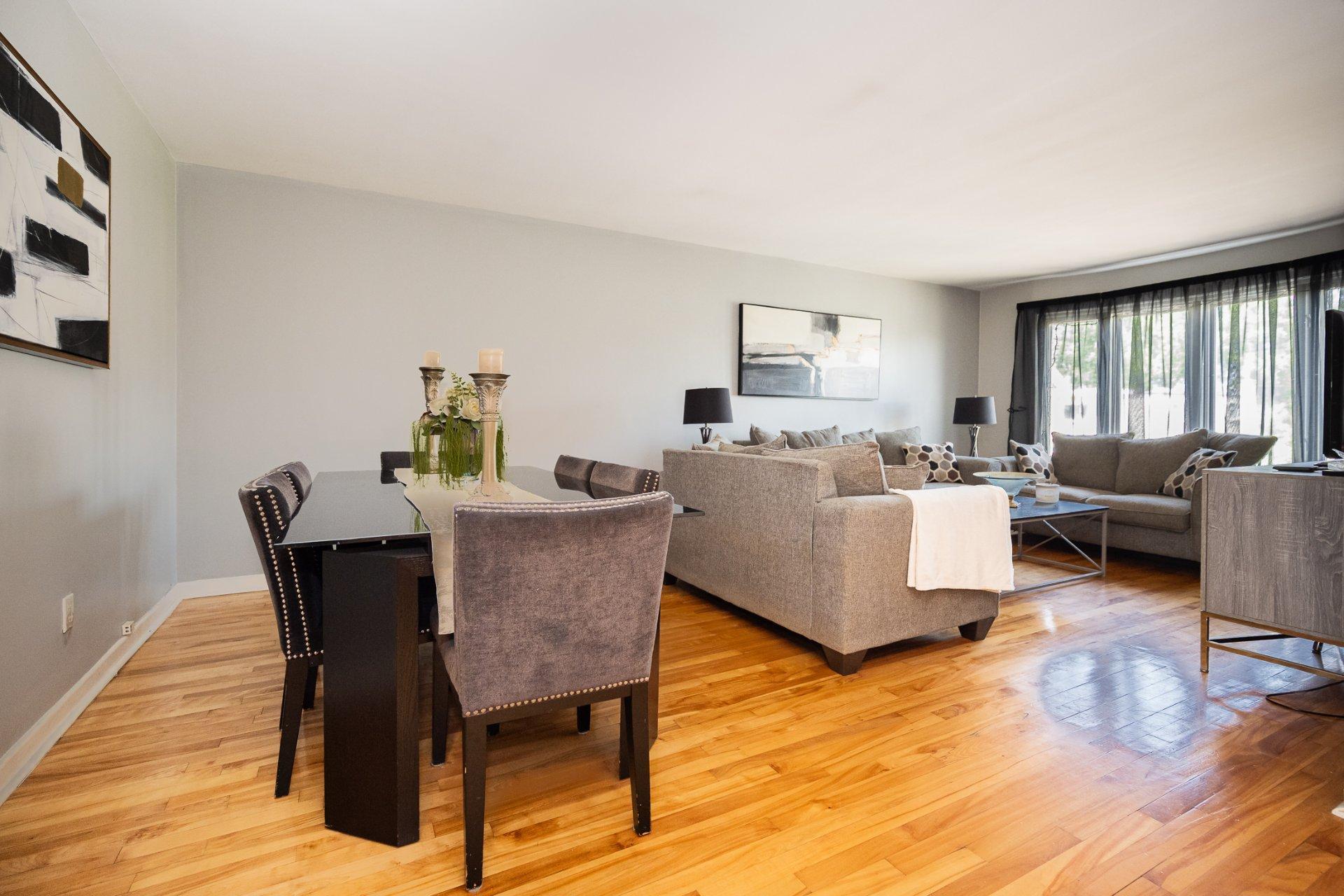 









840

 - 842


Rue Du Calvet

,
Laval (Chomedey),




QC
H7W4E7

