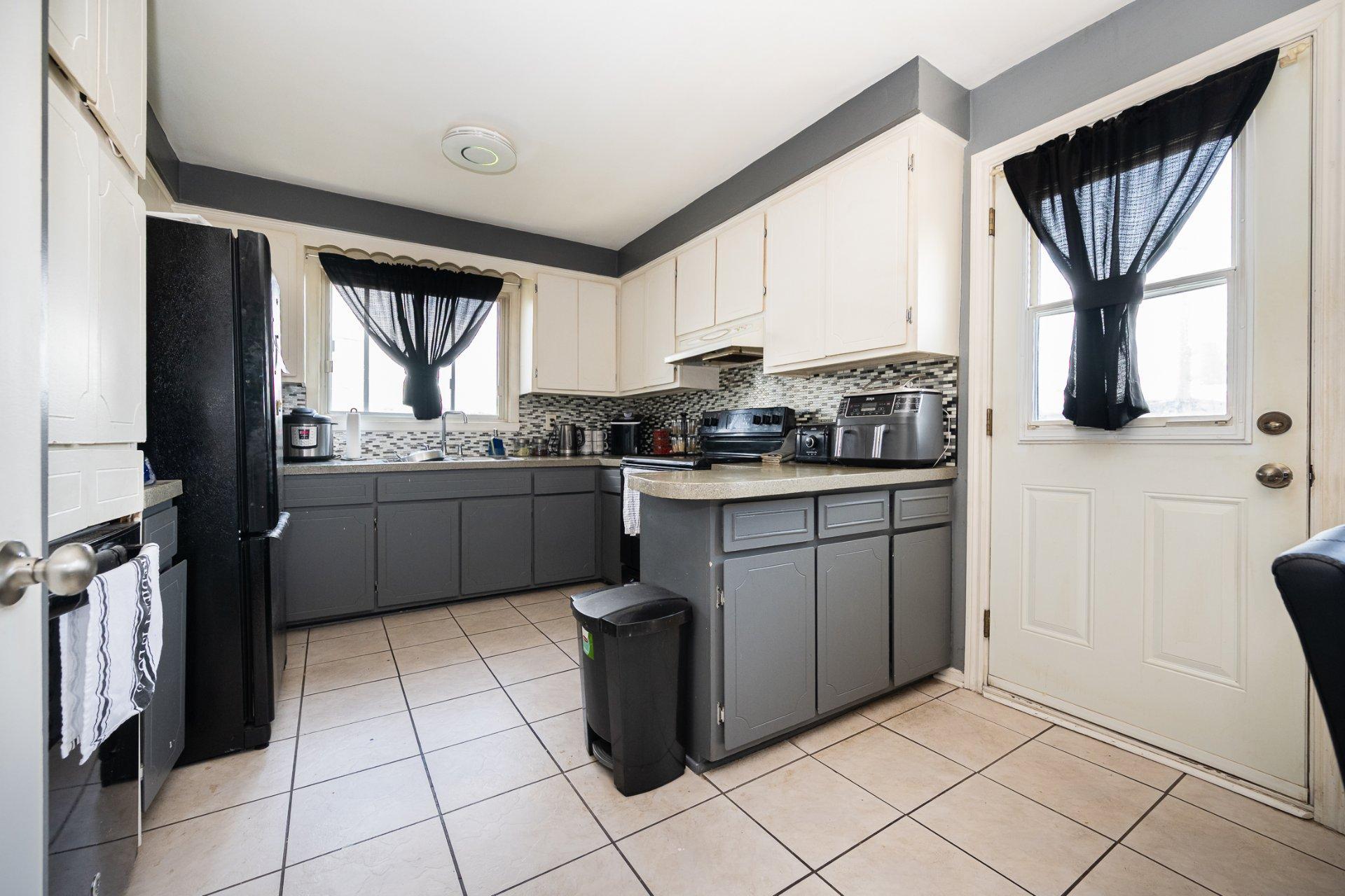 









840

 - 842


Rue Du Calvet

,
Laval (Chomedey),




QC
H7W4E7

