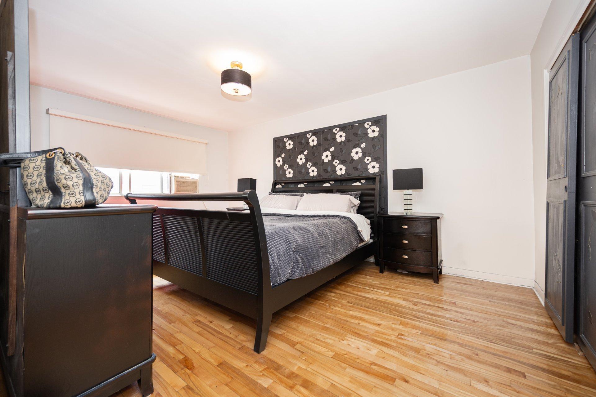 









840

 - 842


Rue Du Calvet

,
Laval (Chomedey),




QC
H7W4E7

