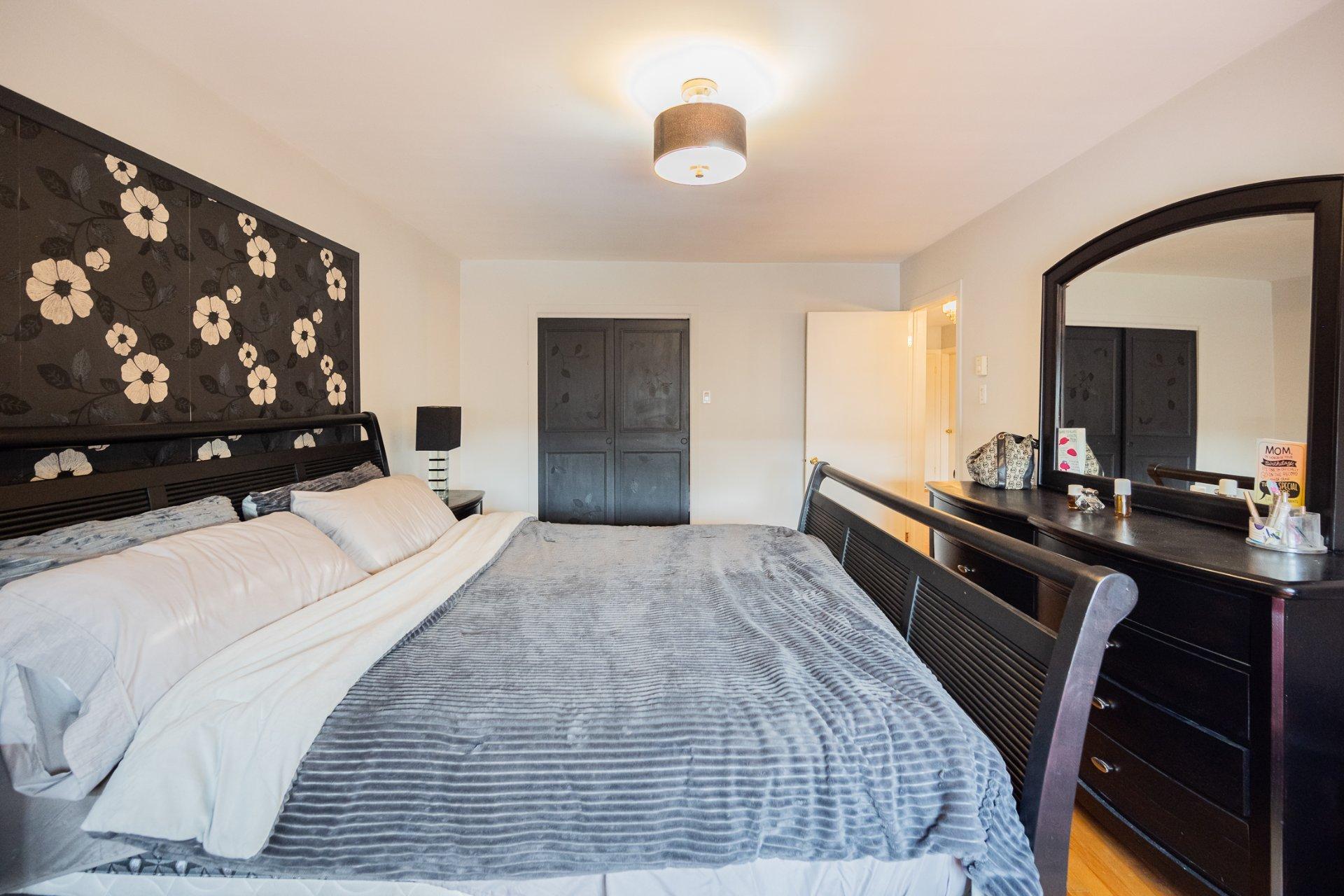 









840

 - 842


Rue Du Calvet

,
Laval (Chomedey),




QC
H7W4E7

