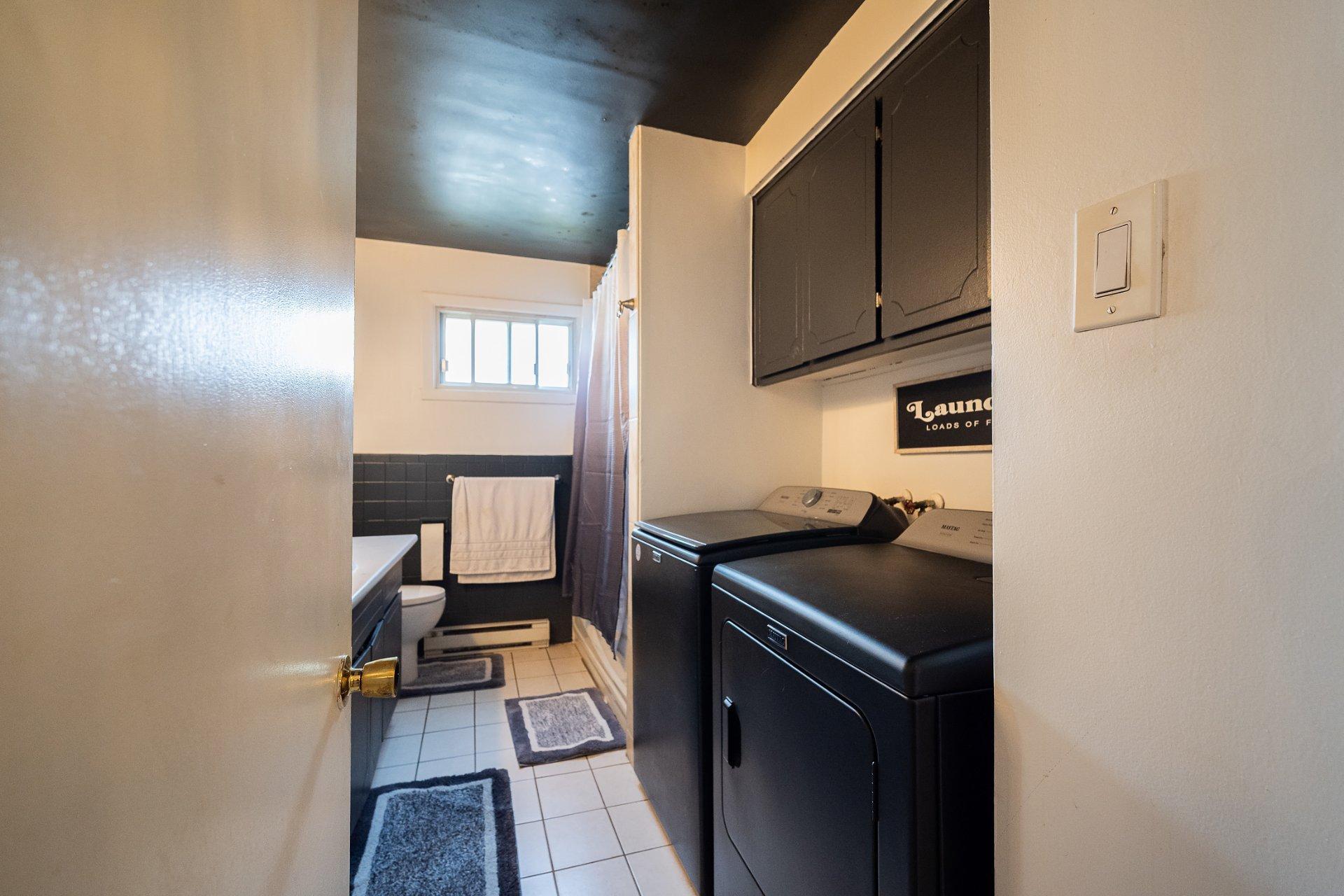 









840

 - 842


Rue Du Calvet

,
Laval (Chomedey),




QC
H7W4E7

