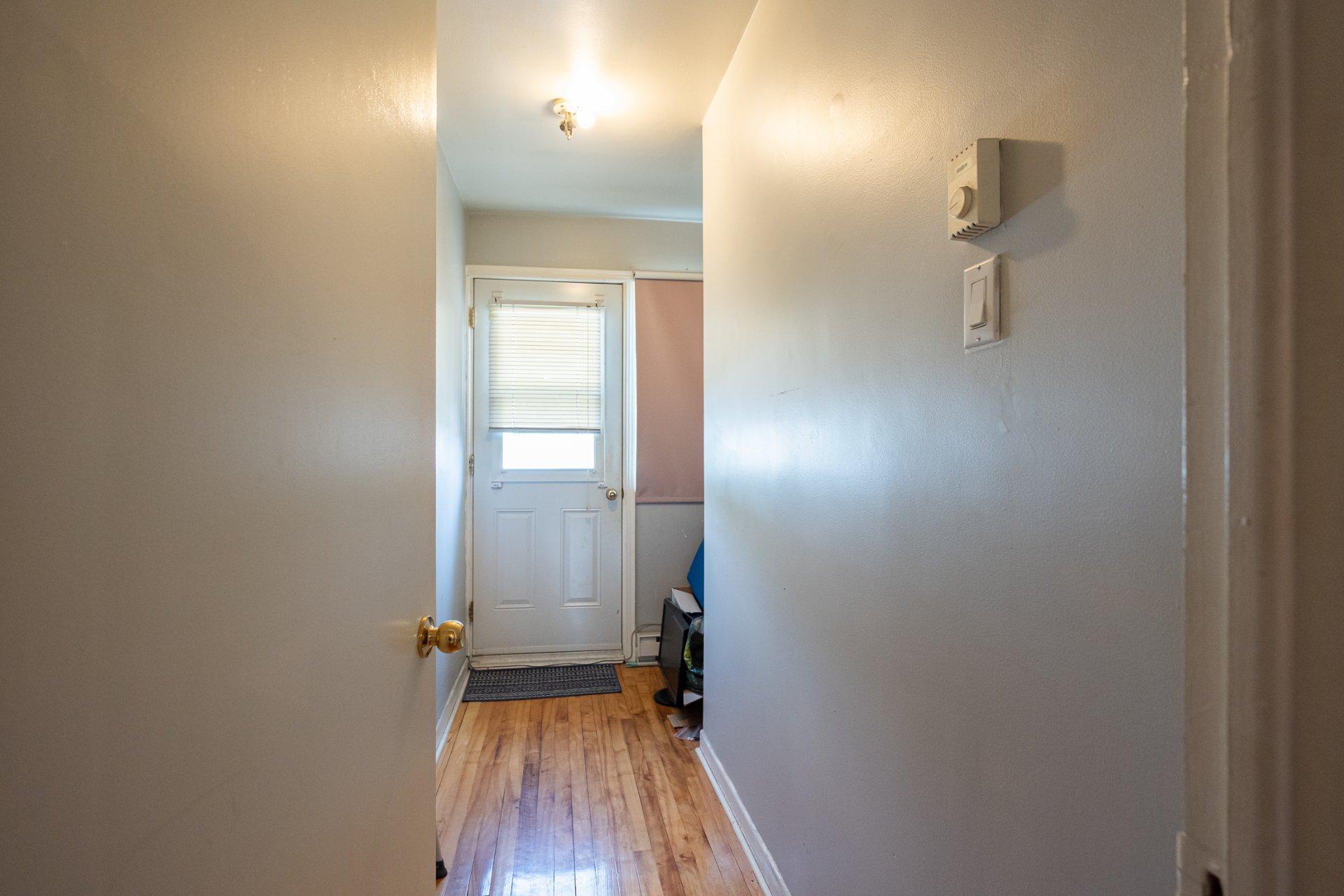 









840

 - 842


Rue Du Calvet

,
Laval (Chomedey),




QC
H7W4E7

