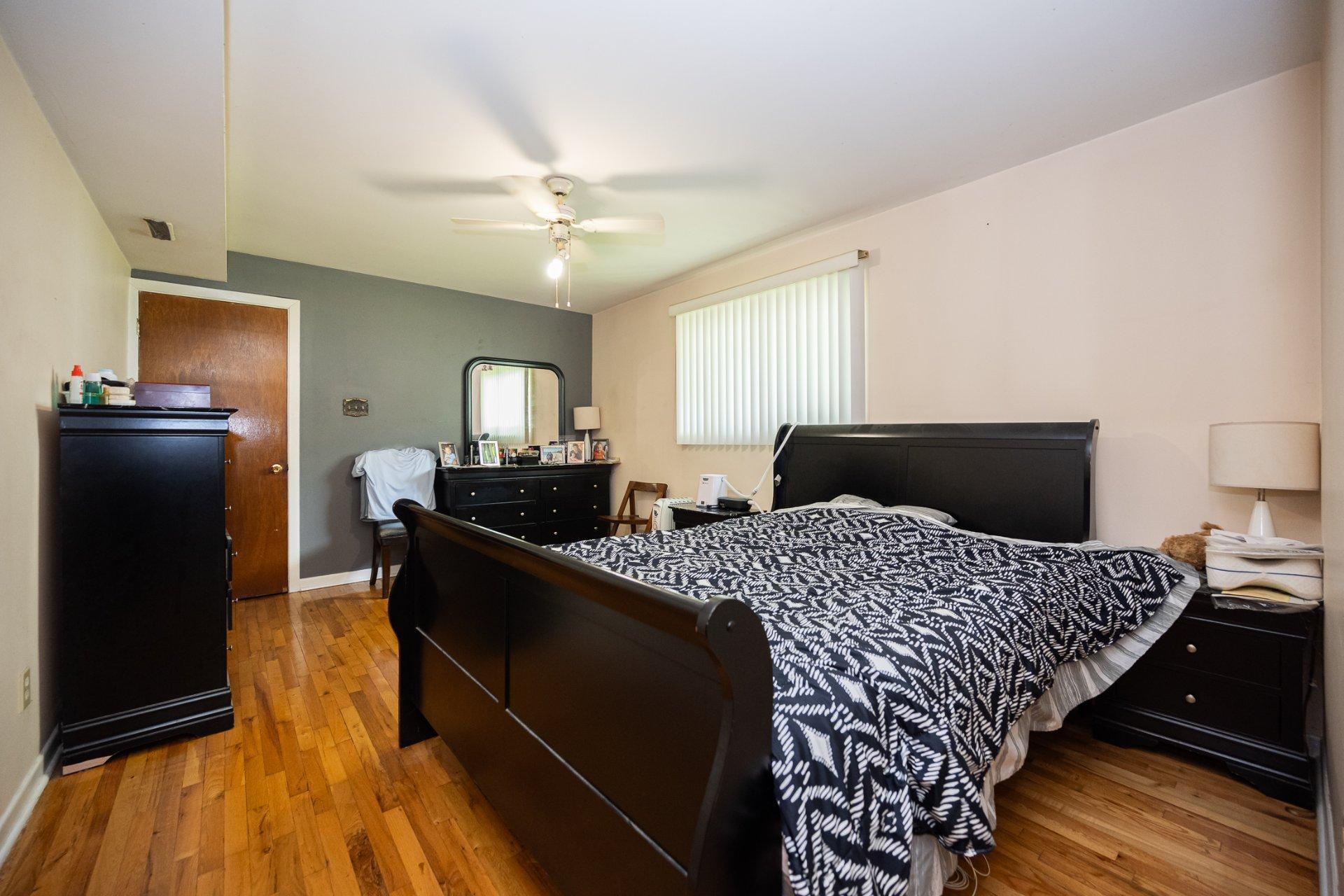 









840

 - 842


Rue Du Calvet

,
Laval (Chomedey),




QC
H7W4E7

