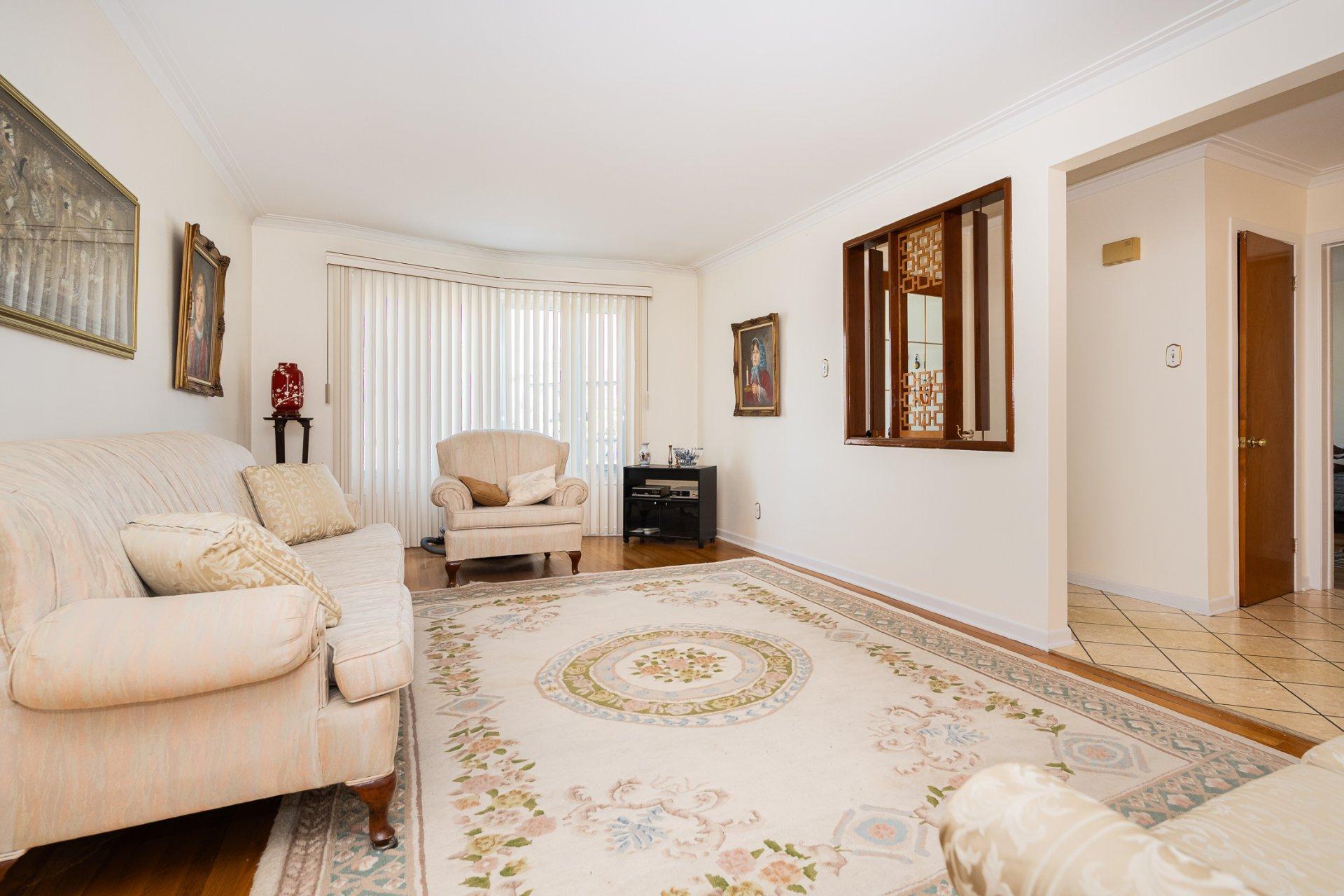 









840

 - 842


Rue Du Calvet

,
Laval (Chomedey),




QC
H7W4E7

