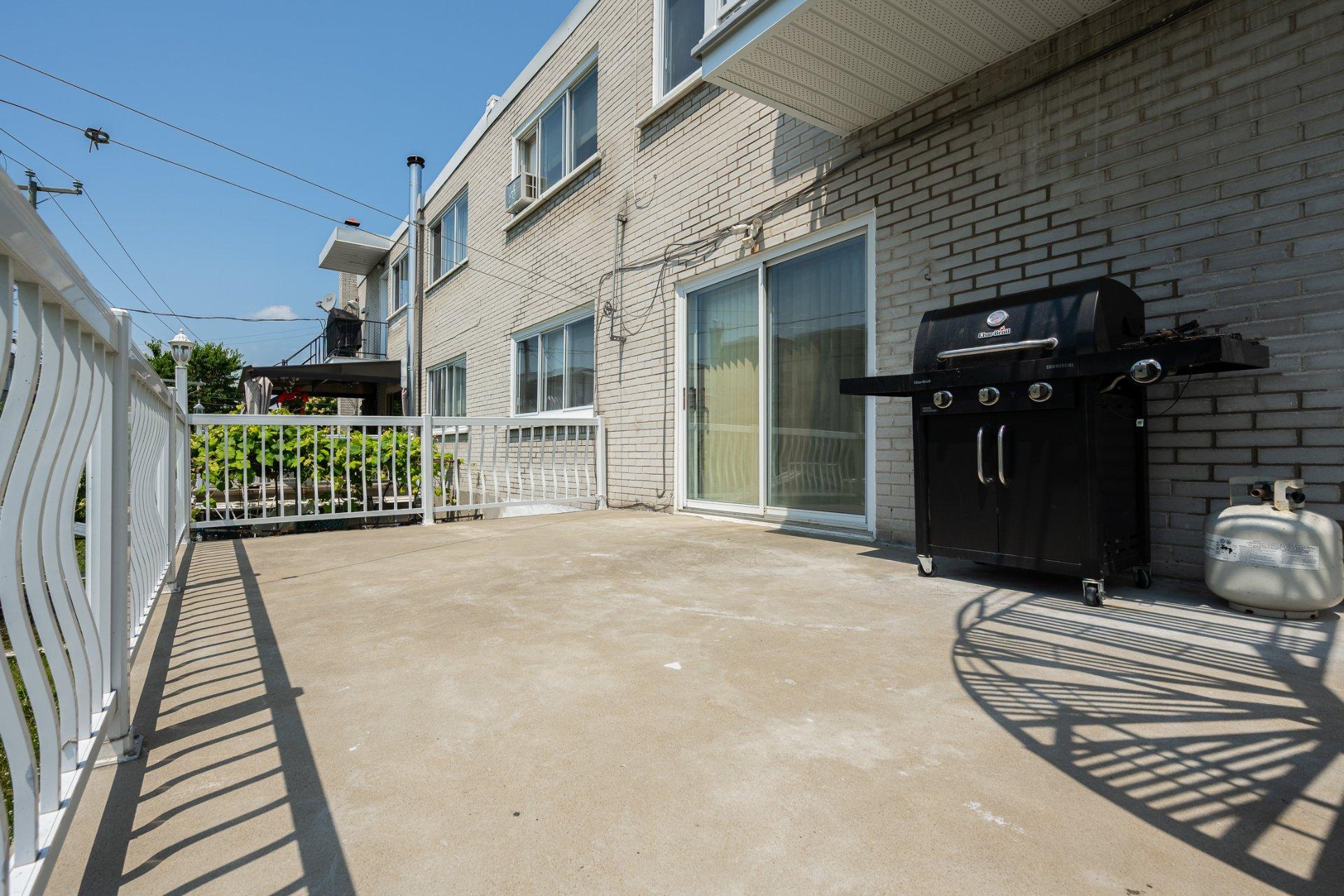 









840

 - 842


Rue Du Calvet

,
Laval (Chomedey),




QC
H7W4E7

