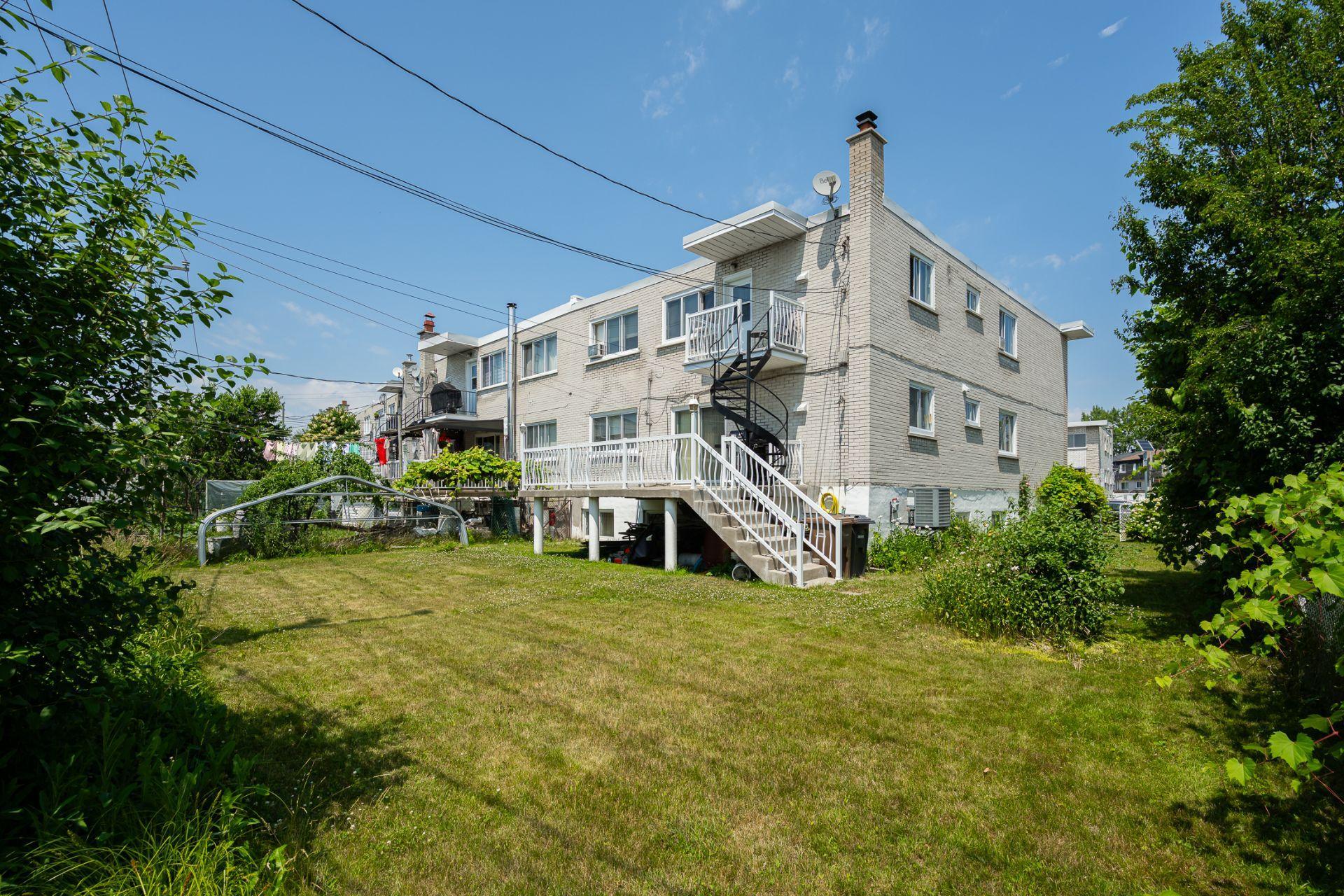 









840

 - 842


Rue Du Calvet

,
Laval (Chomedey),




QC
H7W4E7

