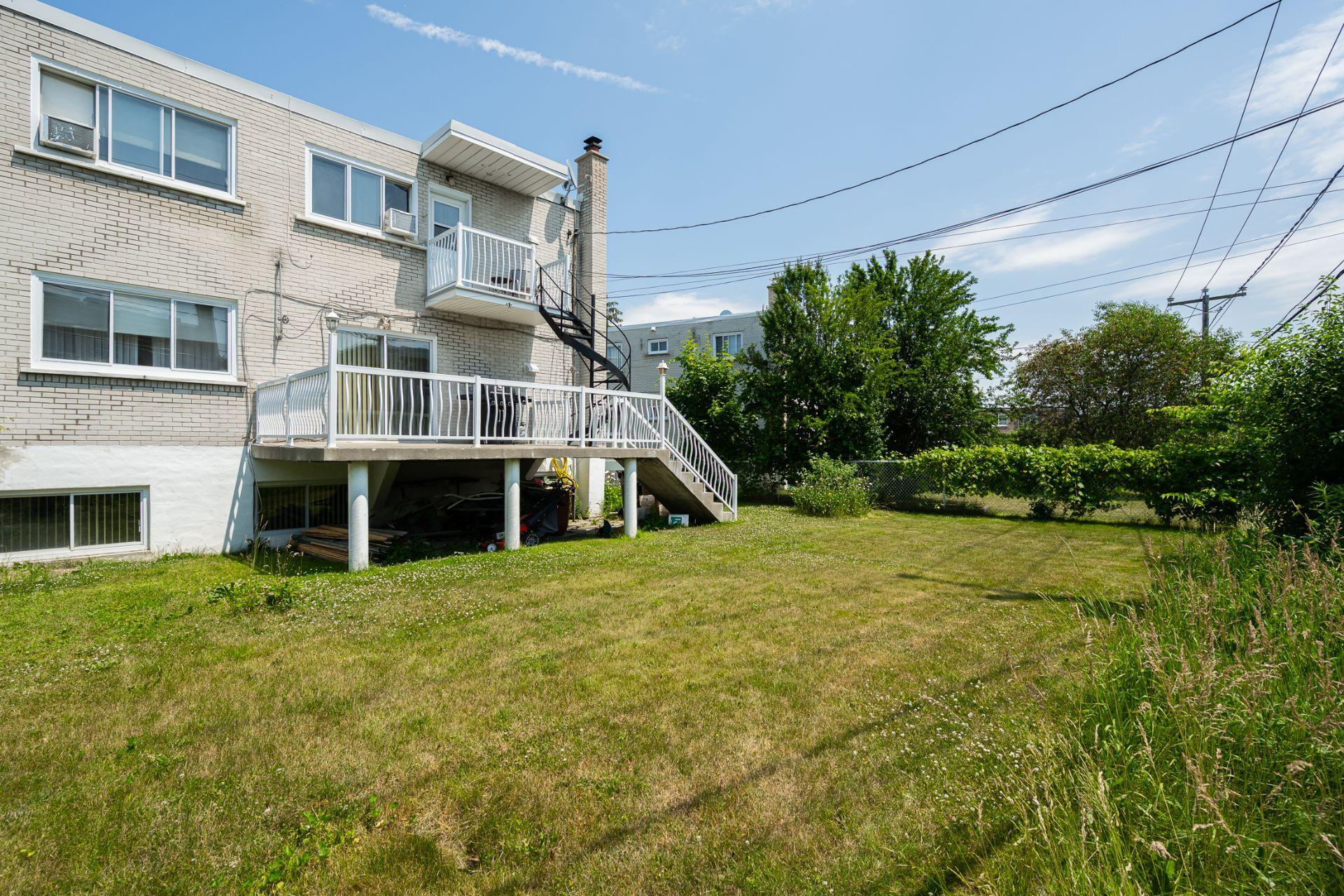 









840

 - 842


Rue Du Calvet

,
Laval (Chomedey),




QC
H7W4E7

