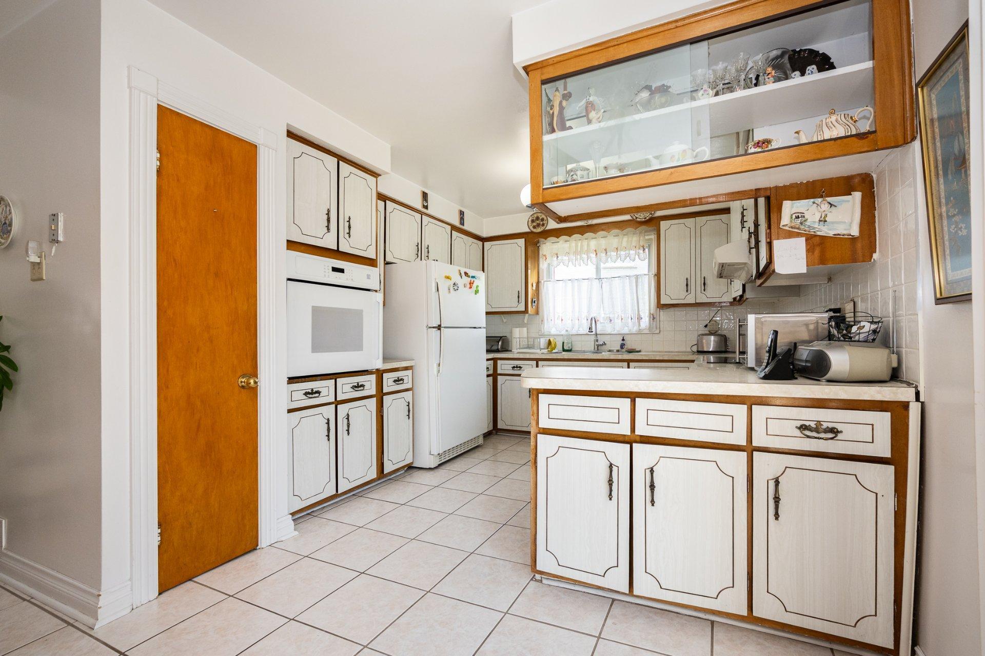 









840

 - 842


Rue Du Calvet

,
Laval (Chomedey),




QC
H7W4E7

