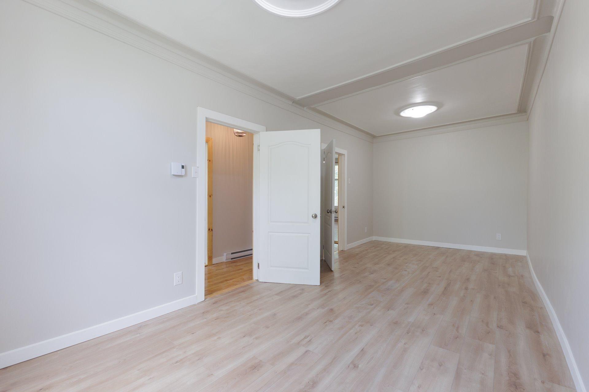 









2028


Rue Jacques-Hertel

,
Montréal (Le Sud-Ouest),




QC
H4E1R1

