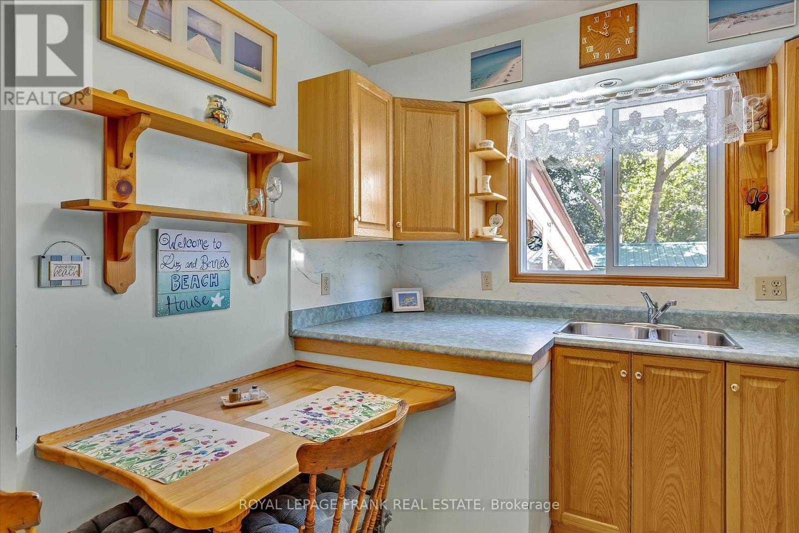 












110 GREENHILL DRIVE

,
Peterborough West (Central),




Ontario
K9J6E4

