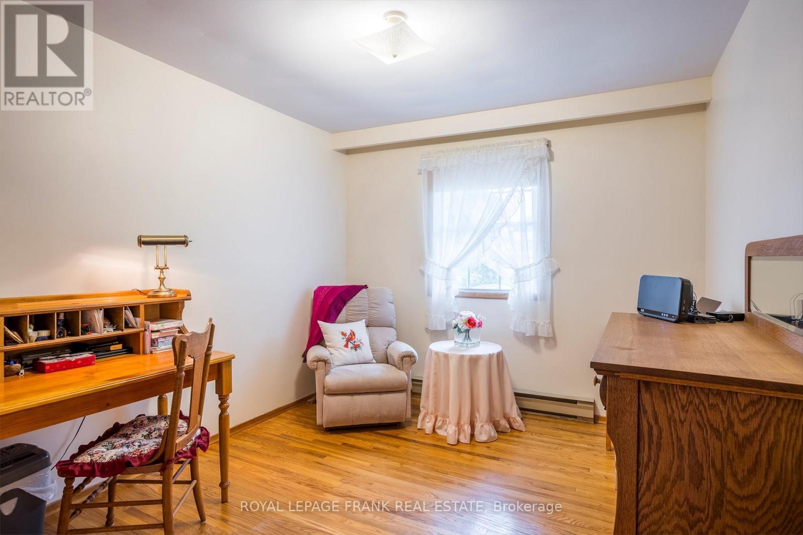 












110 GREENHILL DRIVE

,
Peterborough West (Central),




Ontario
K9J6E4

