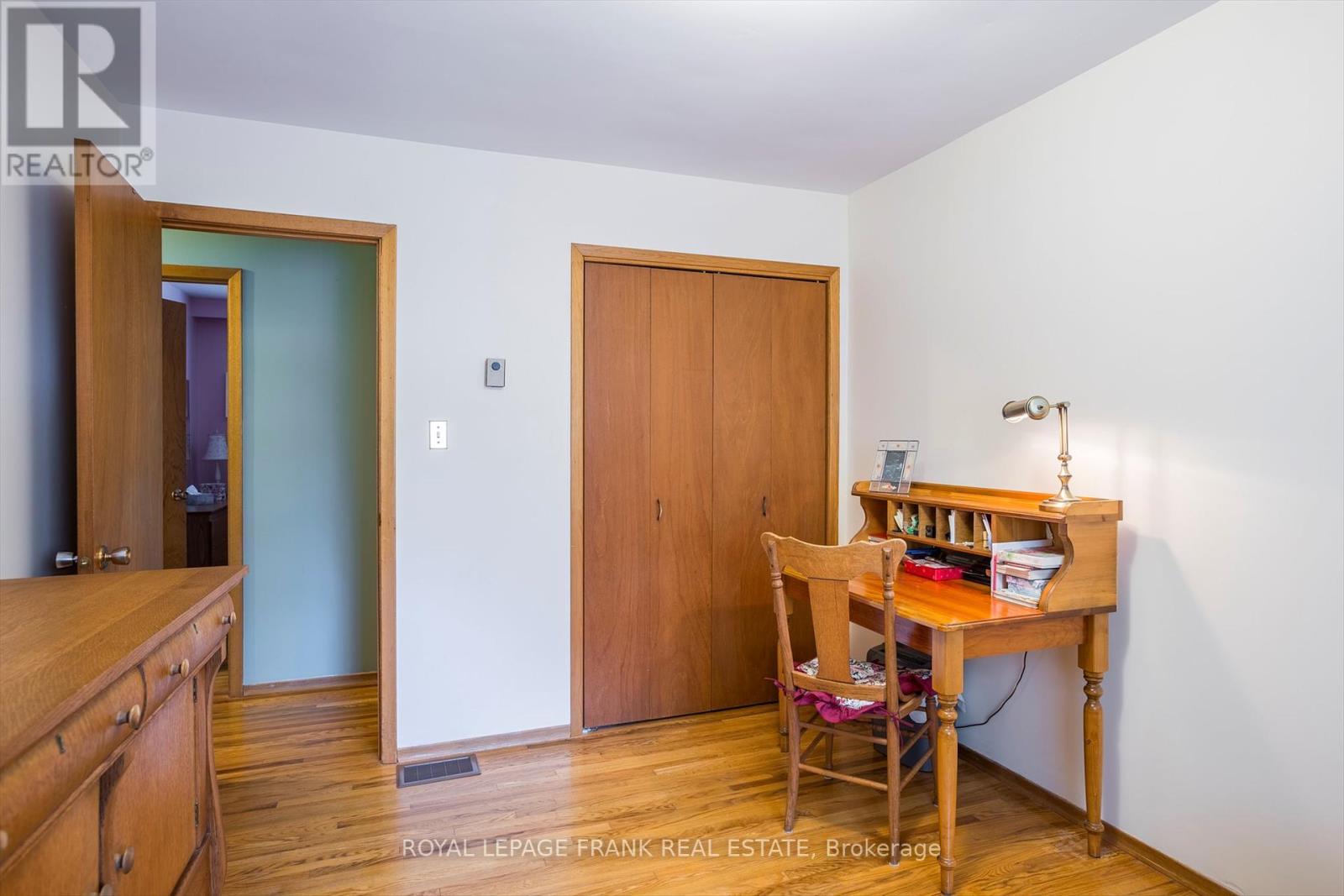 












110 GREENHILL DRIVE

,
Peterborough West (Central),




Ontario
K9J6E4

