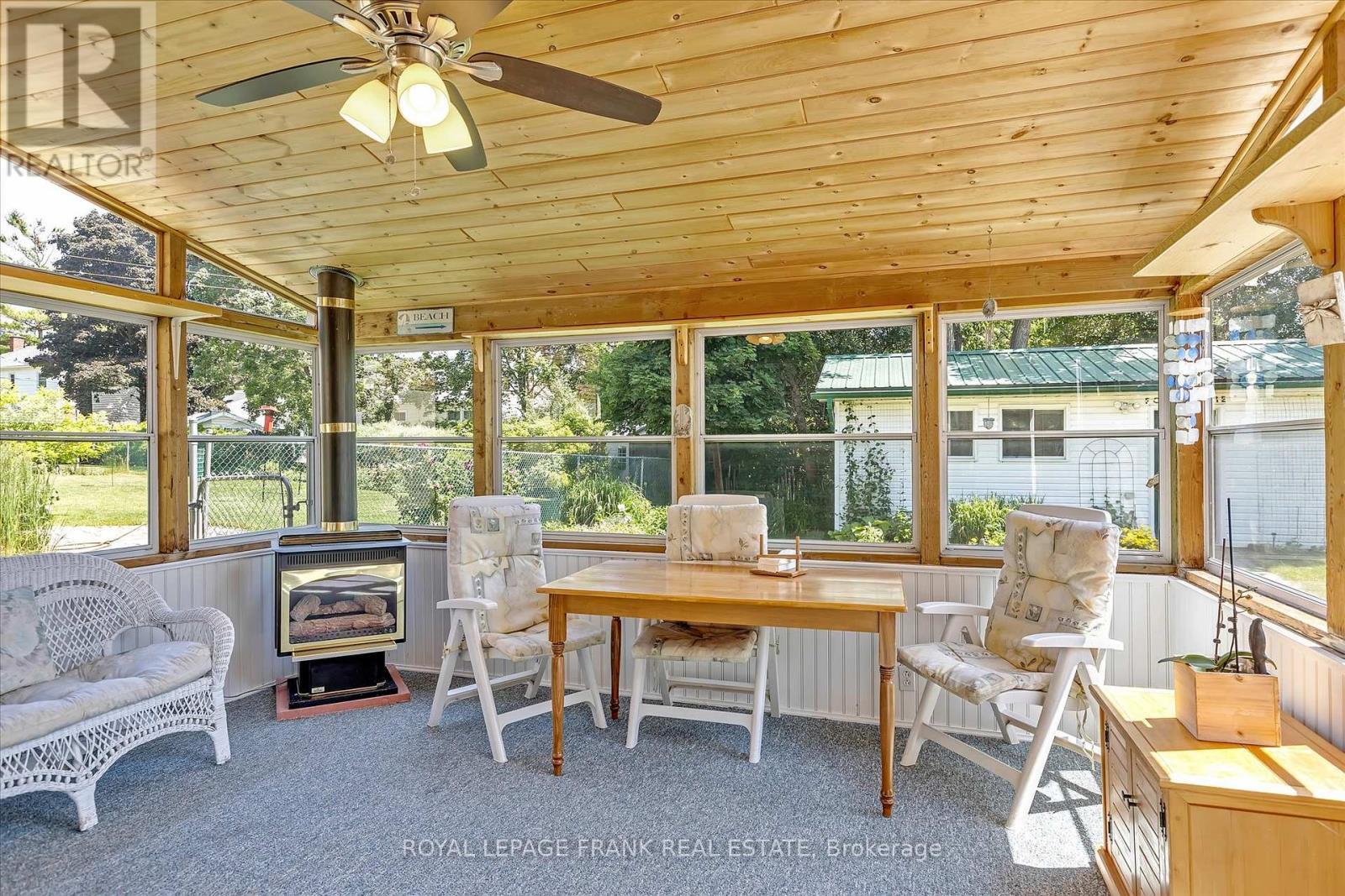 












110 GREENHILL DRIVE

,
Peterborough West (Central),




Ontario
K9J6E4

