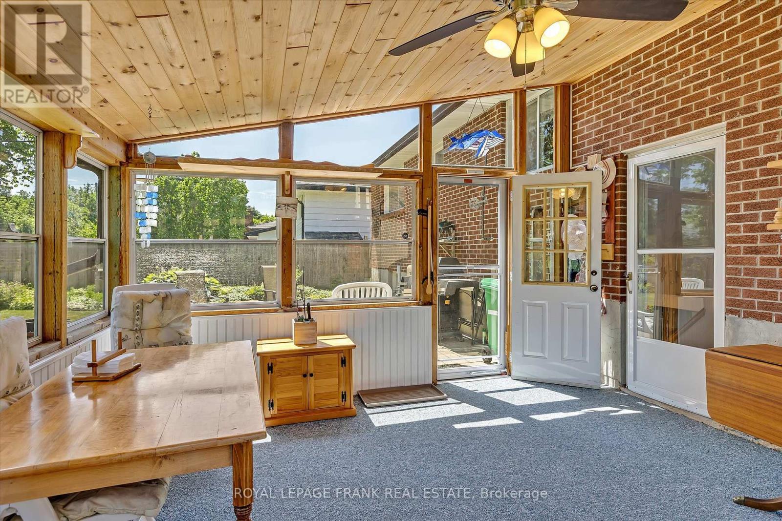 












110 GREENHILL DRIVE

,
Peterborough West (Central),




Ontario
K9J6E4

