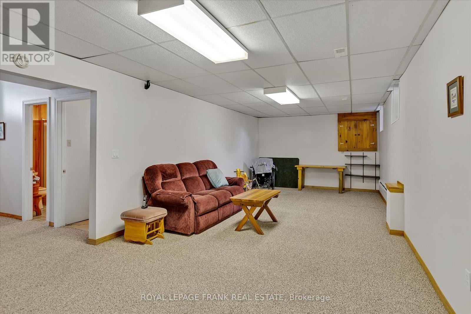 












110 GREENHILL DRIVE

,
Peterborough West (Central),




Ontario
K9J6E4

