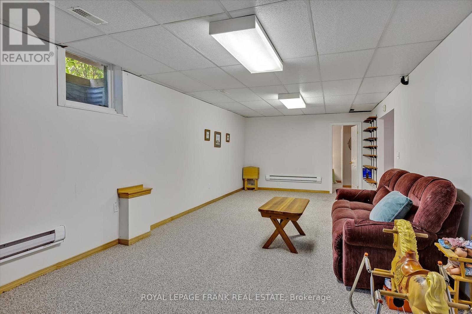 












110 GREENHILL DRIVE

,
Peterborough West (Central),




Ontario
K9J6E4

