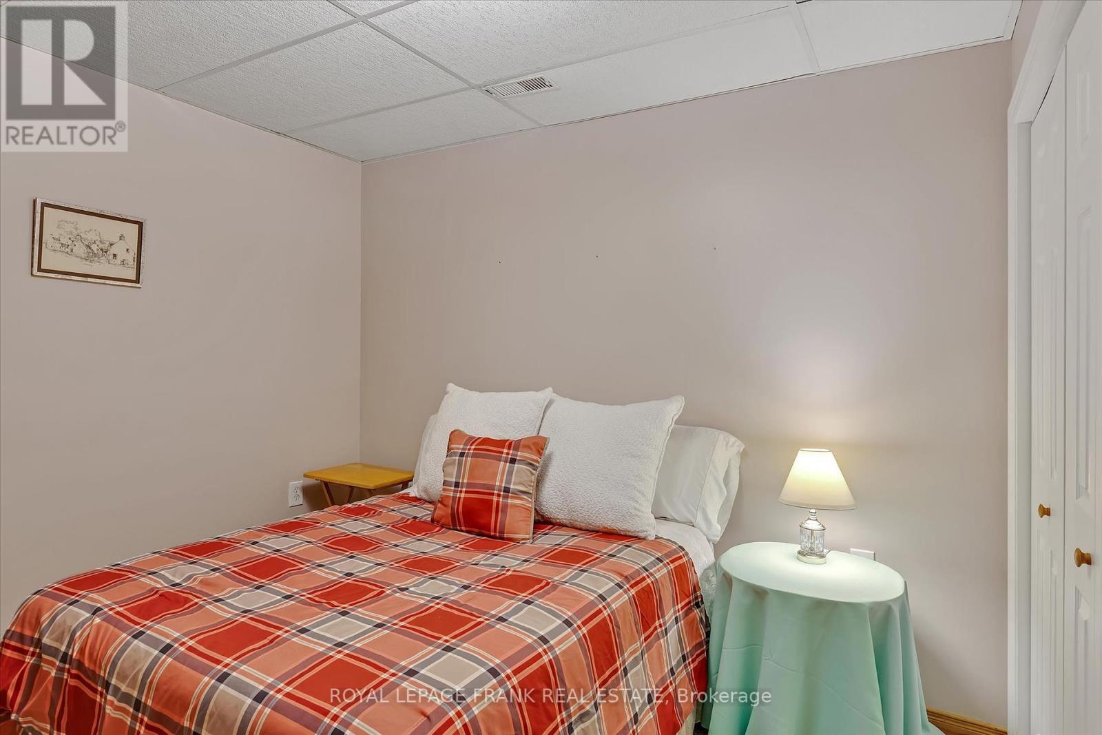 












110 GREENHILL DRIVE

,
Peterborough West (Central),




Ontario
K9J6E4

