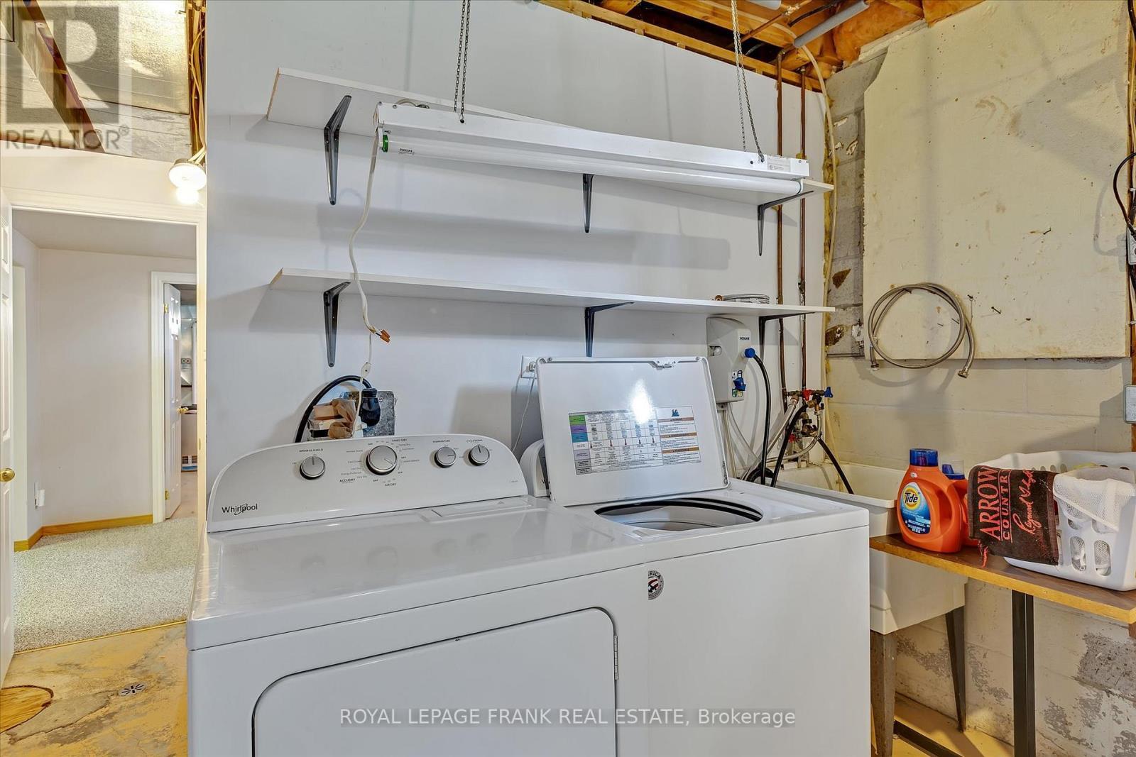 












110 GREENHILL DRIVE

,
Peterborough West (Central),




Ontario
K9J6E4

