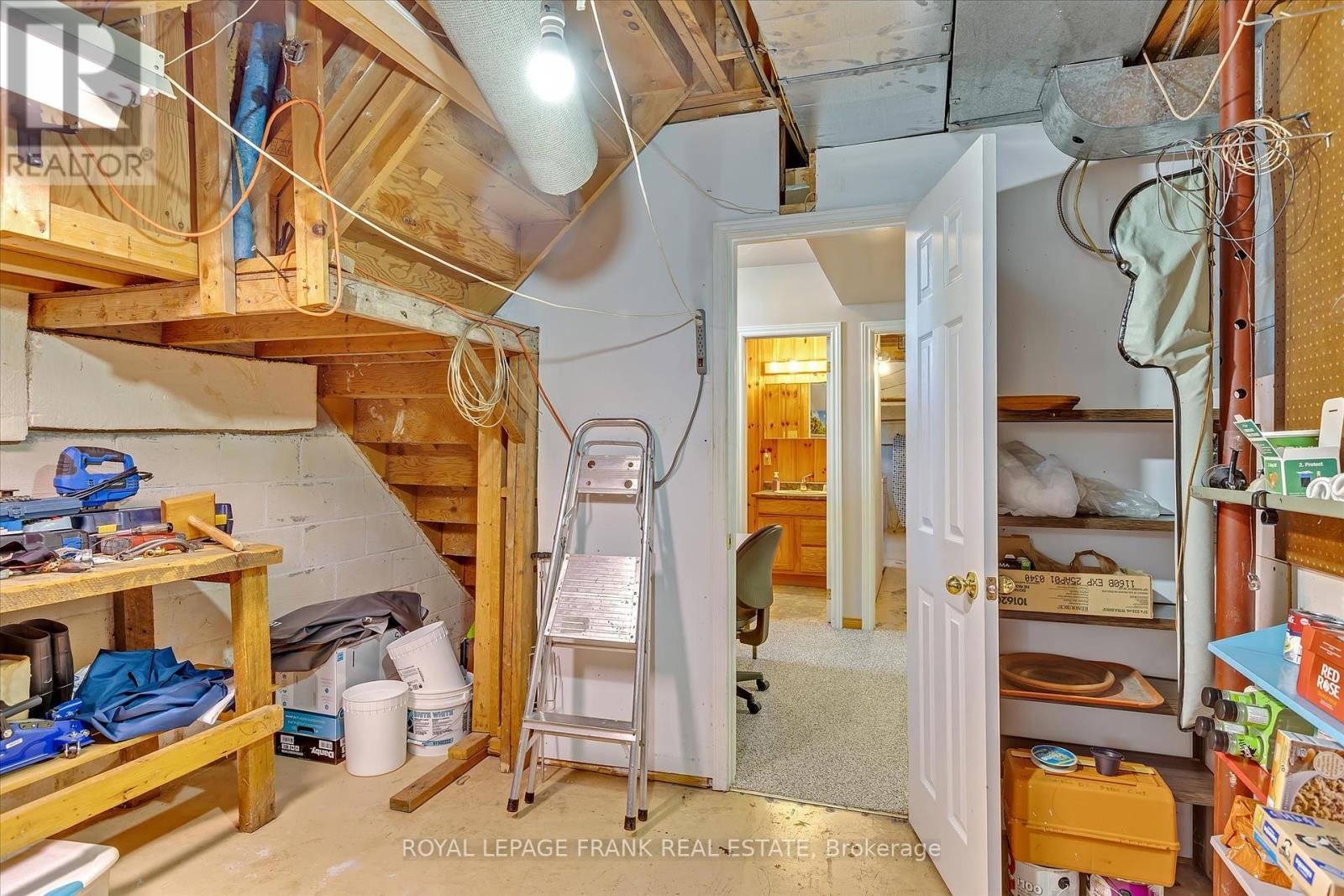 












110 GREENHILL DRIVE

,
Peterborough West (Central),




Ontario
K9J6E4

