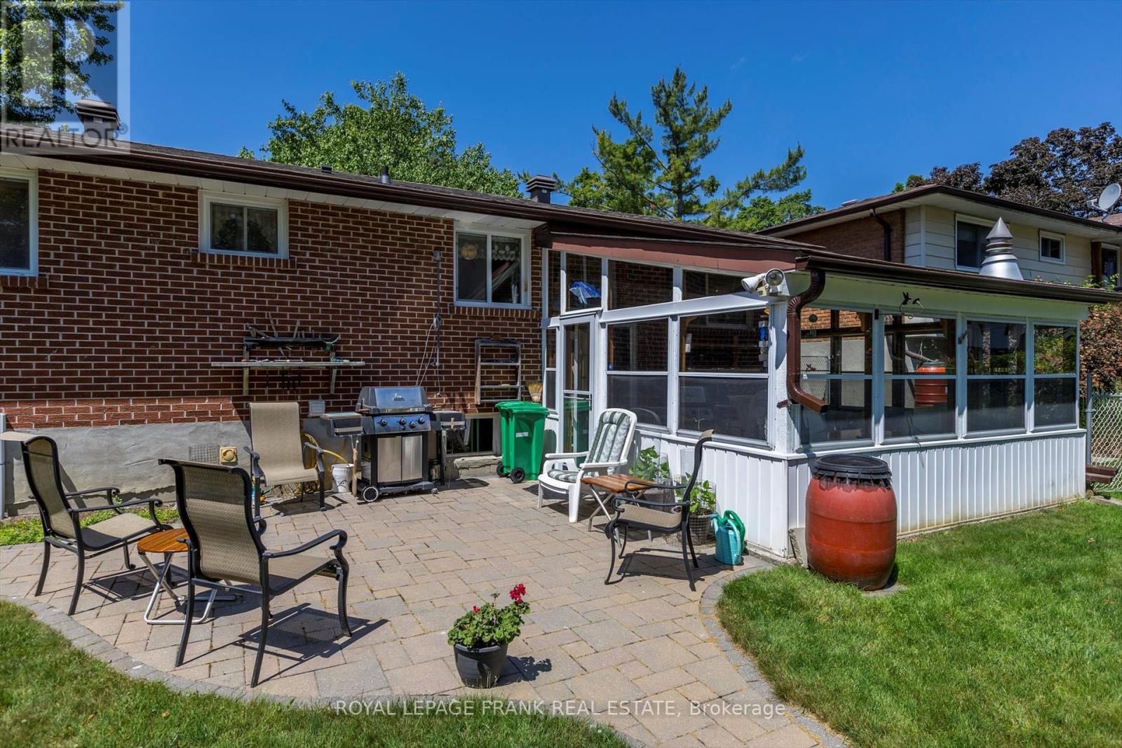 












110 GREENHILL DRIVE

,
Peterborough West (Central),




Ontario
K9J6E4

