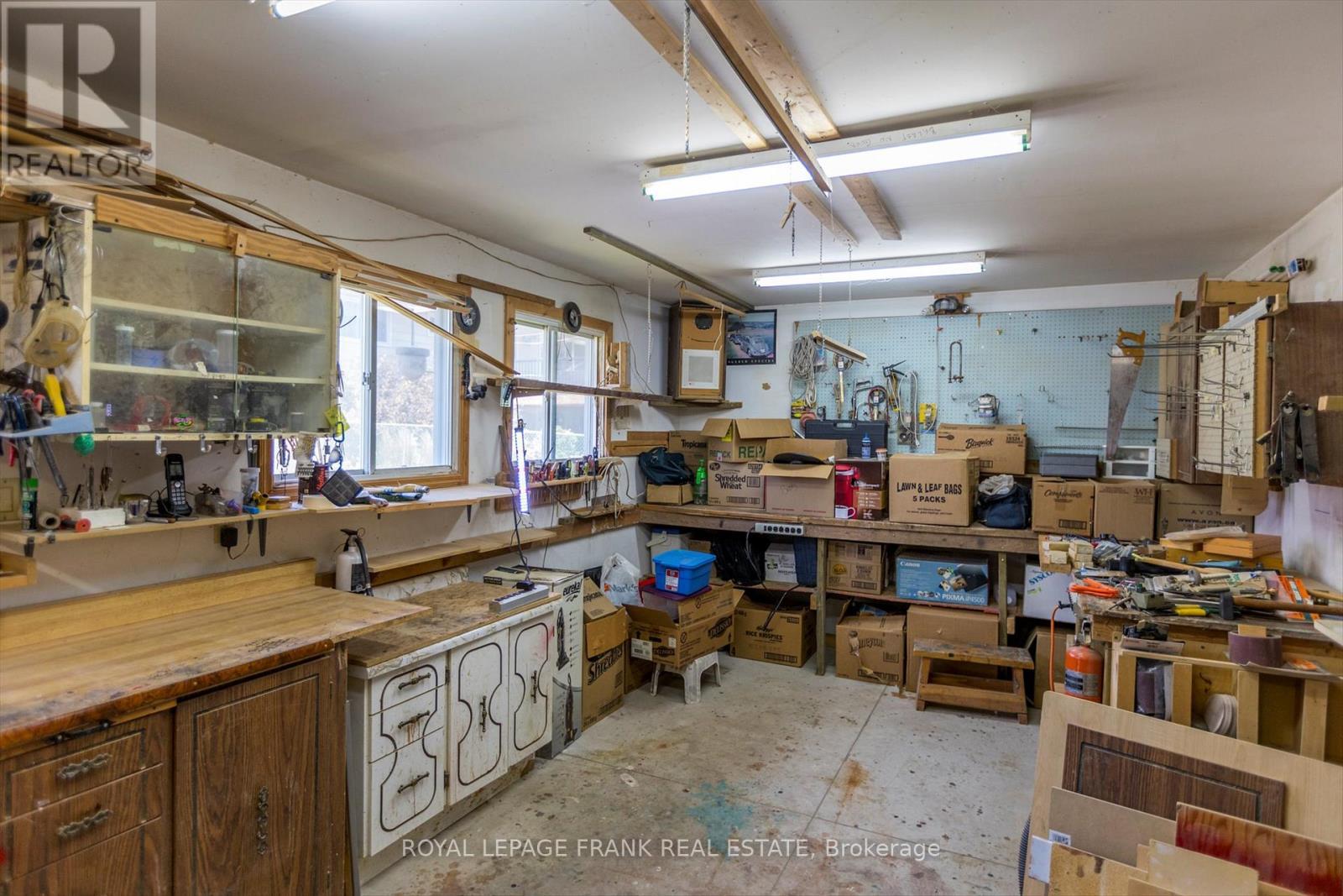 












110 GREENHILL DRIVE

,
Peterborough West (Central),




Ontario
K9J6E4

