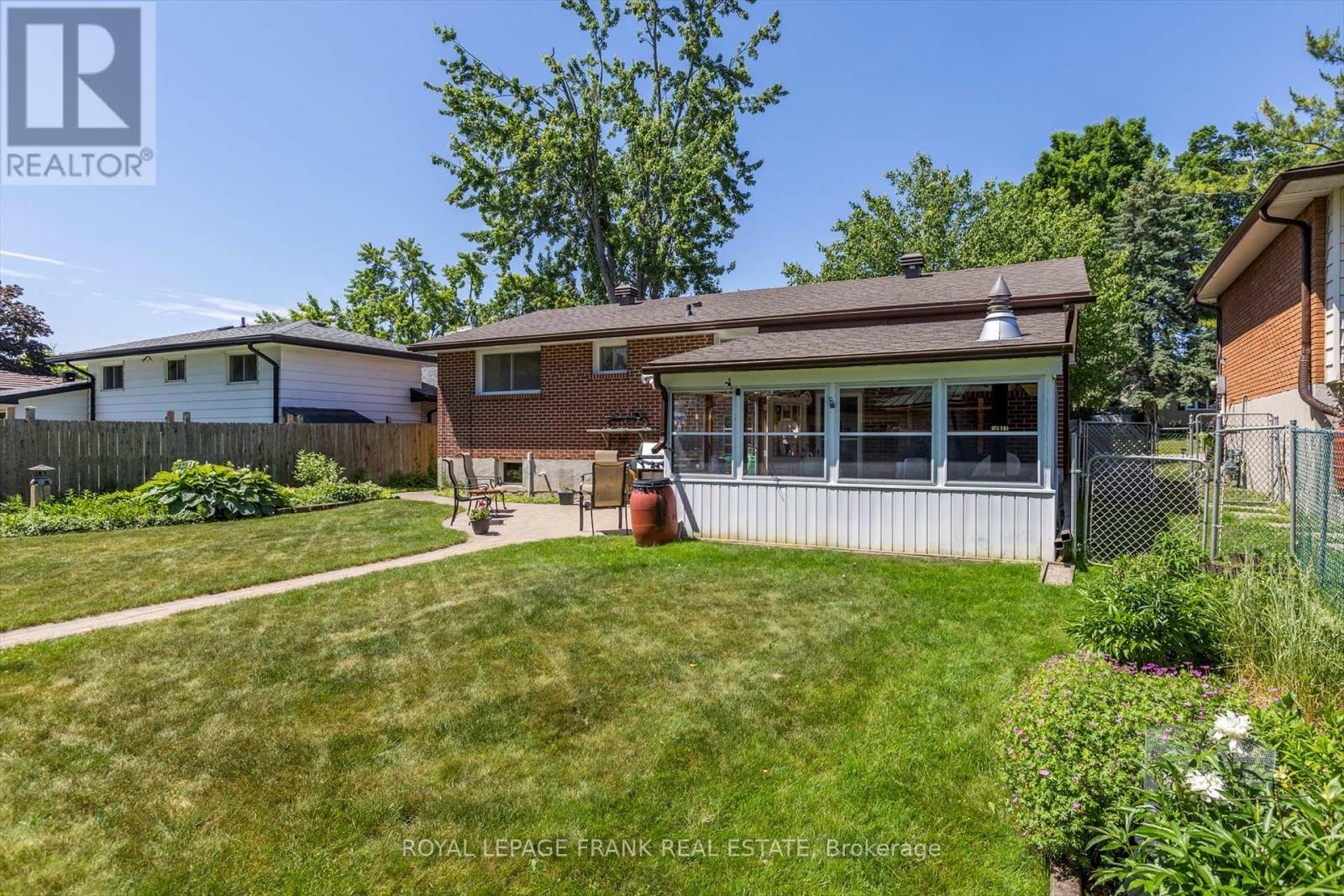 












110 GREENHILL DRIVE

,
Peterborough West (Central),




Ontario
K9J6E4

