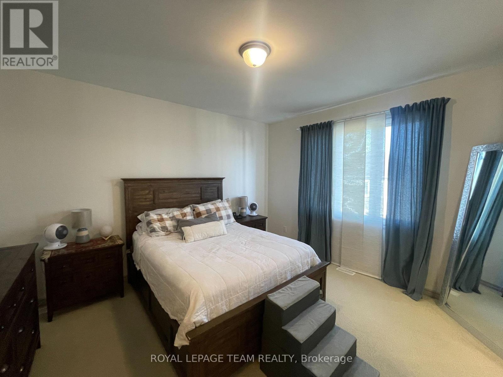 












273 RIVERTREE STREET

,
Ottawa,




Ontario
K2M0J6

