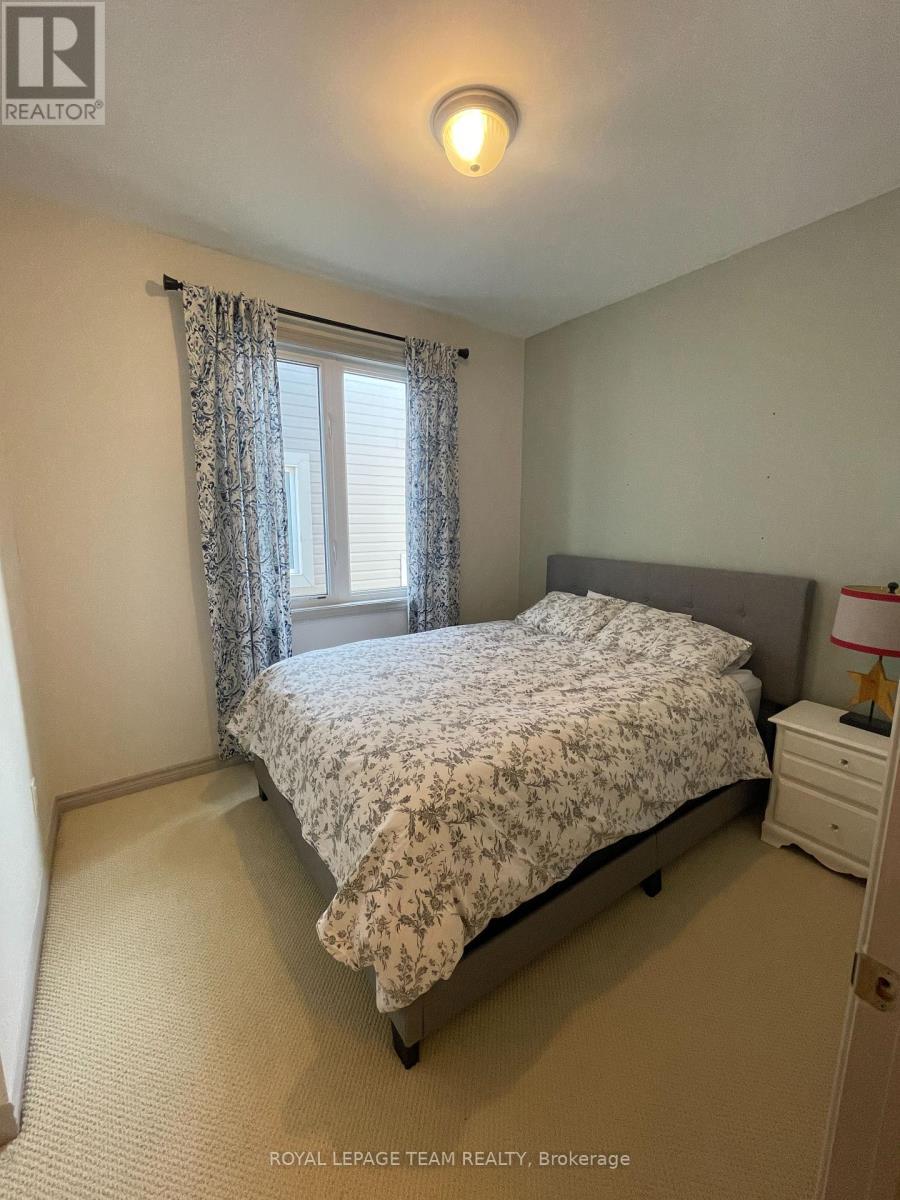 












273 RIVERTREE STREET

,
Ottawa,




Ontario
K2M0J6

