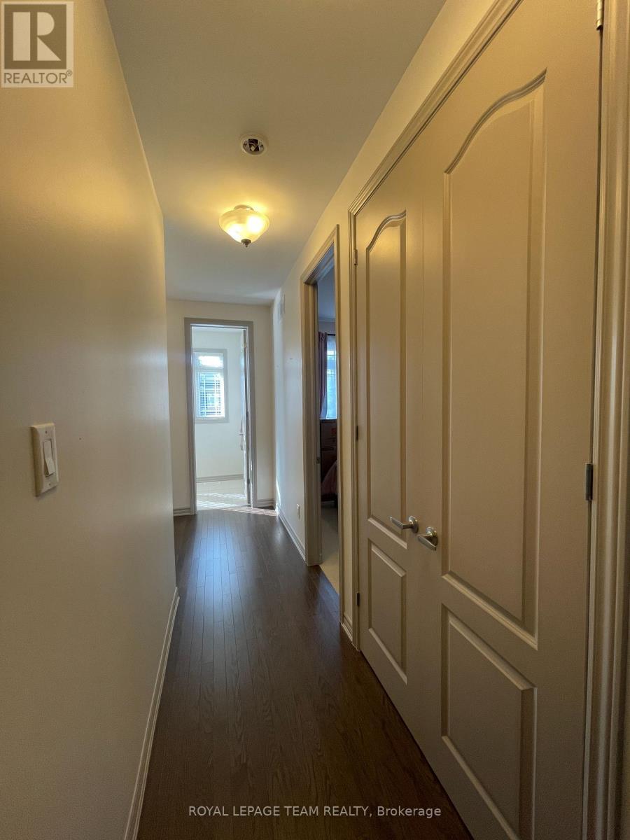 












273 RIVERTREE STREET

,
Ottawa,




Ontario
K2M0J6

