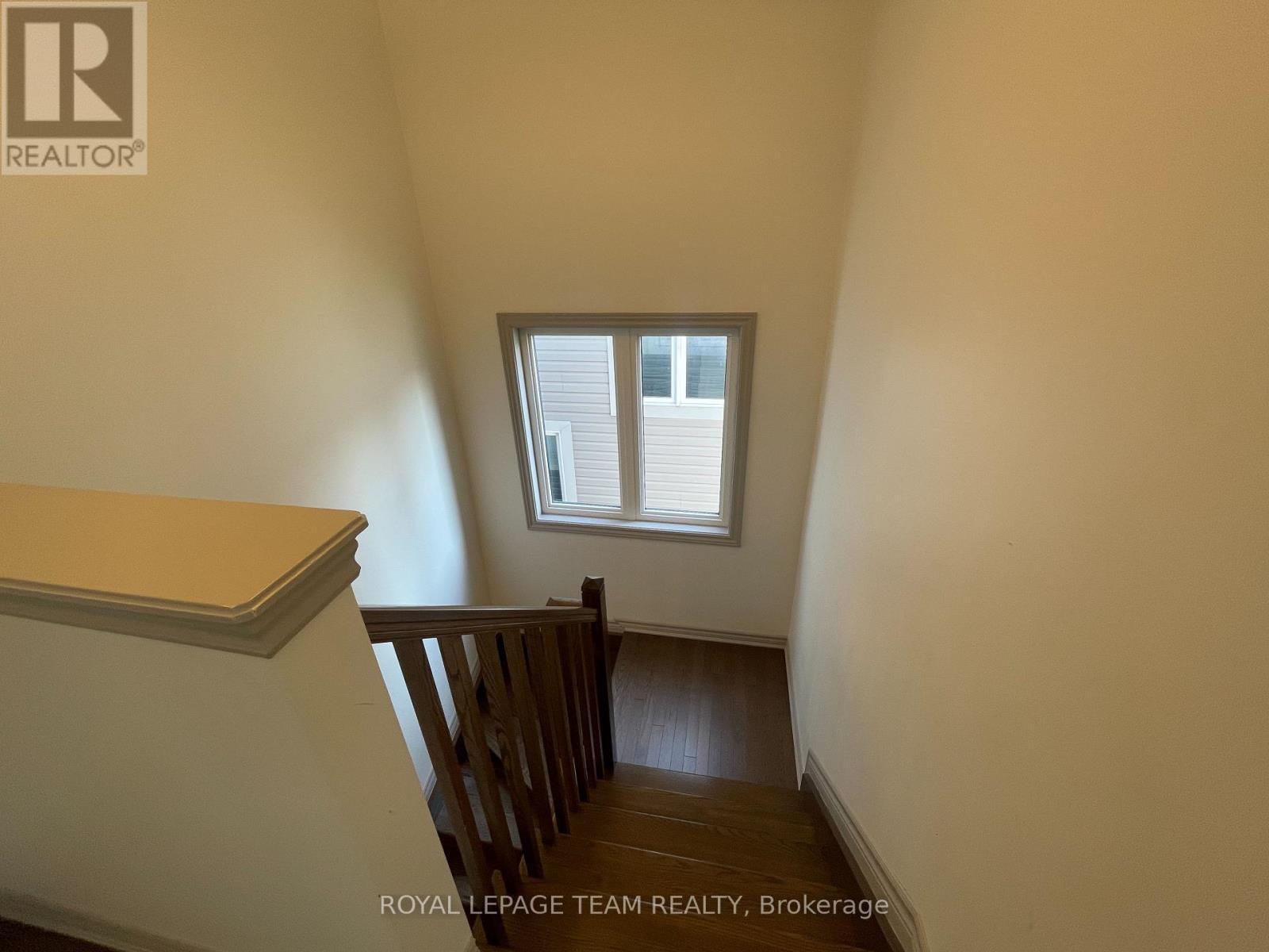 












273 RIVERTREE STREET

,
Ottawa,




Ontario
K2M0J6

