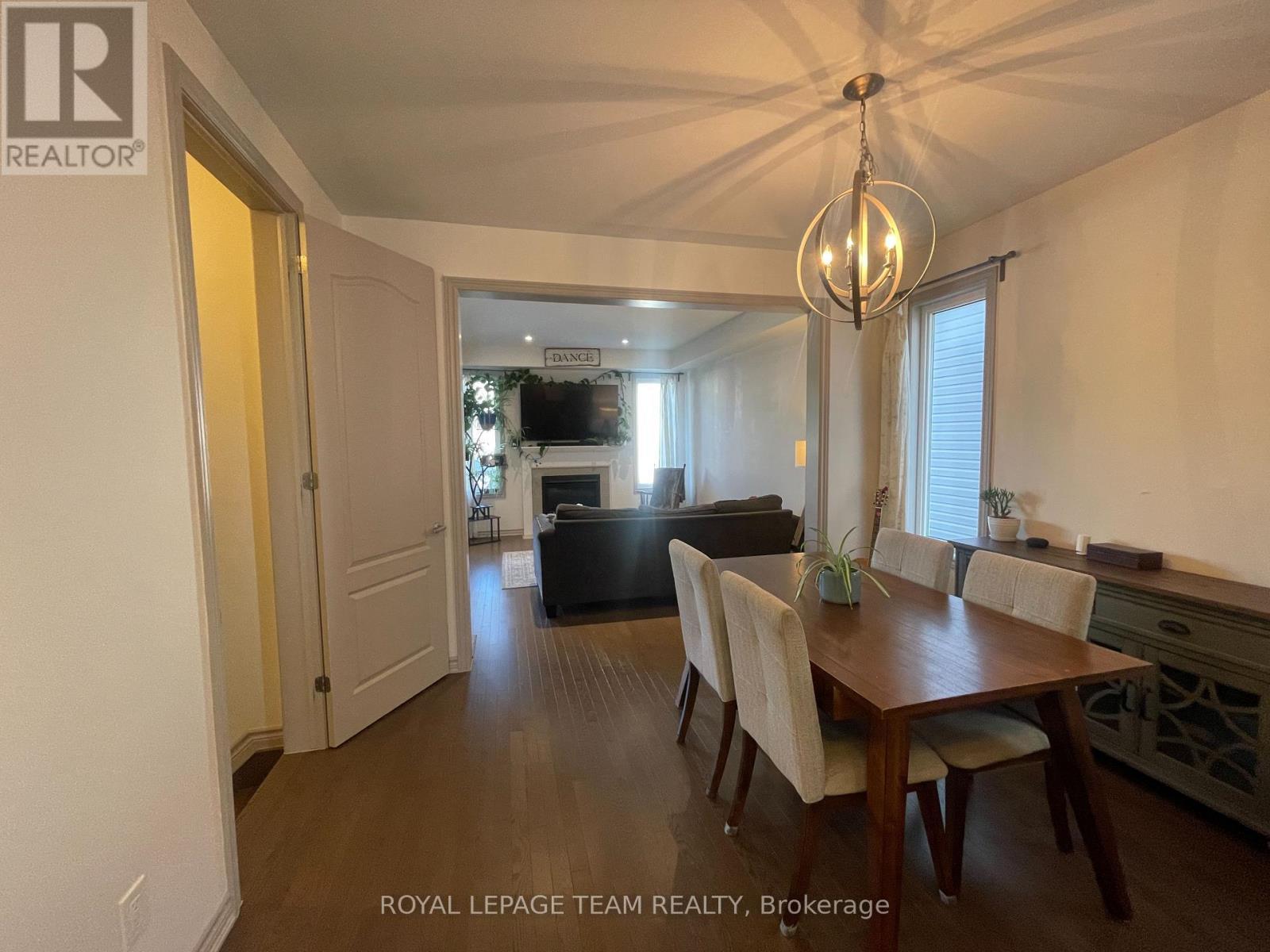 












273 RIVERTREE STREET

,
Ottawa,




Ontario
K2M0J6

