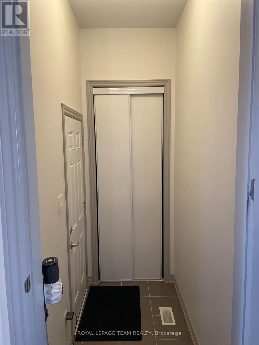 












273 RIVERTREE STREET

,
Ottawa,




Ontario
K2M0J6

