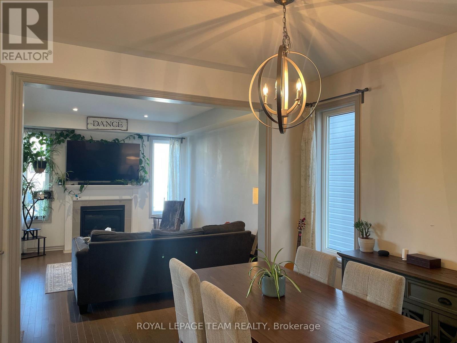 












273 RIVERTREE STREET

,
Ottawa,




Ontario
K2M0J6

