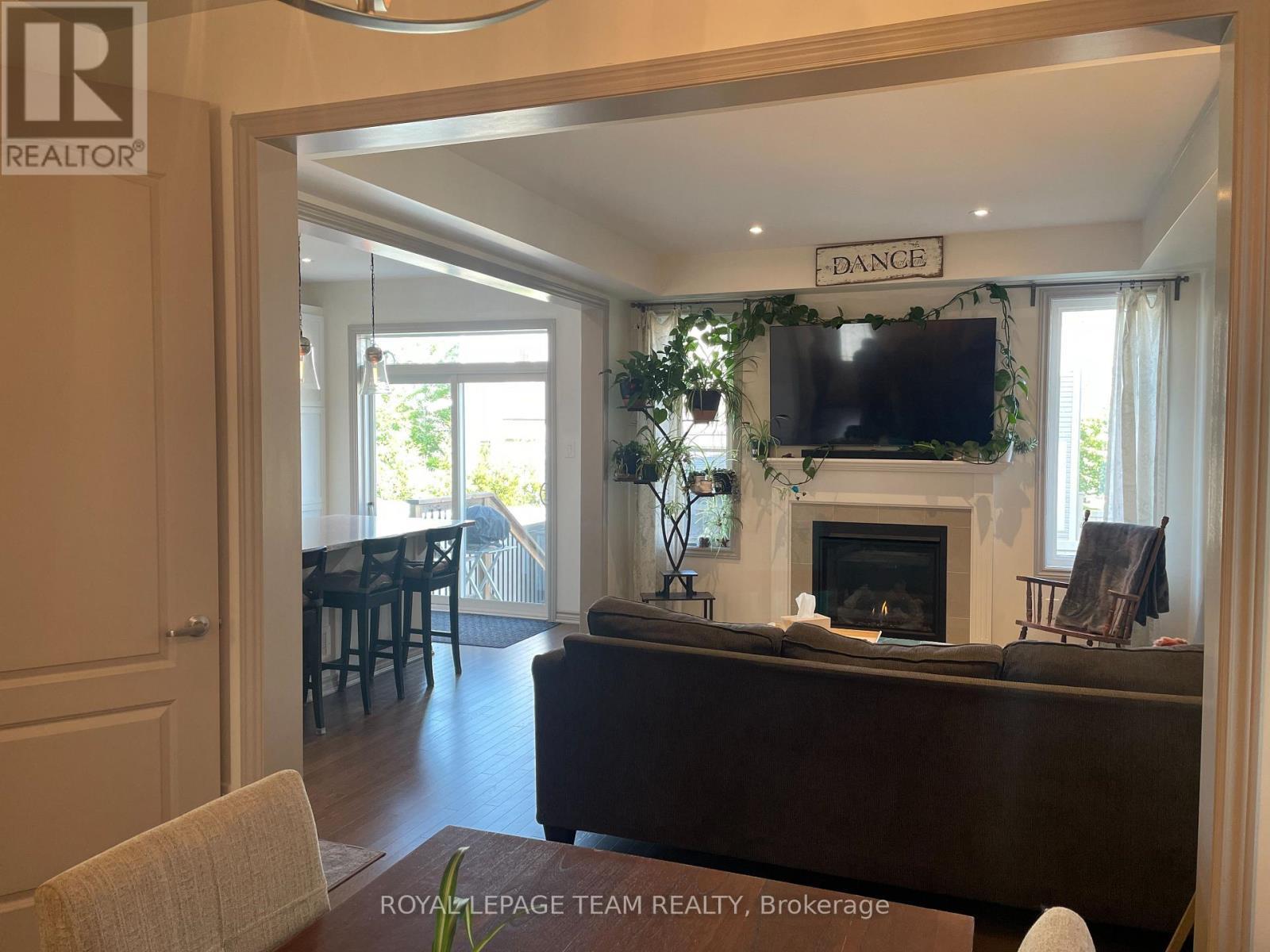 












273 RIVERTREE STREET

,
Ottawa,




Ontario
K2M0J6

