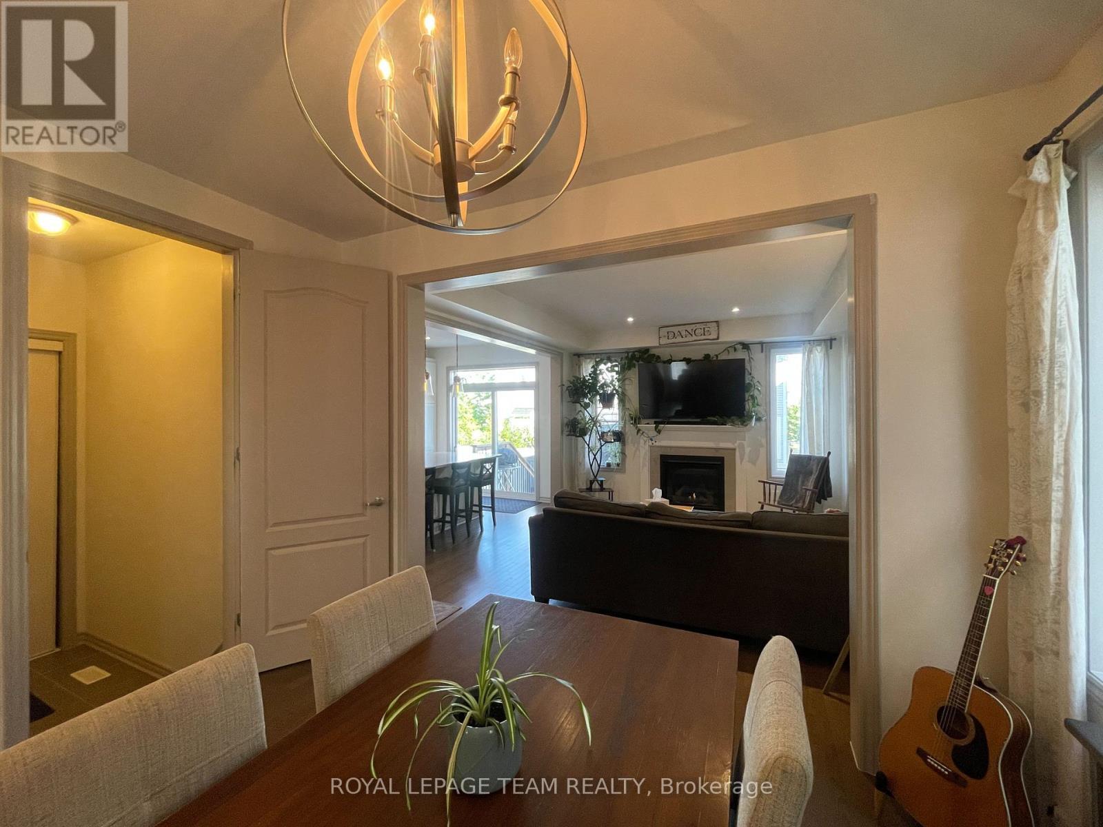 












273 RIVERTREE STREET

,
Ottawa,




Ontario
K2M0J6

