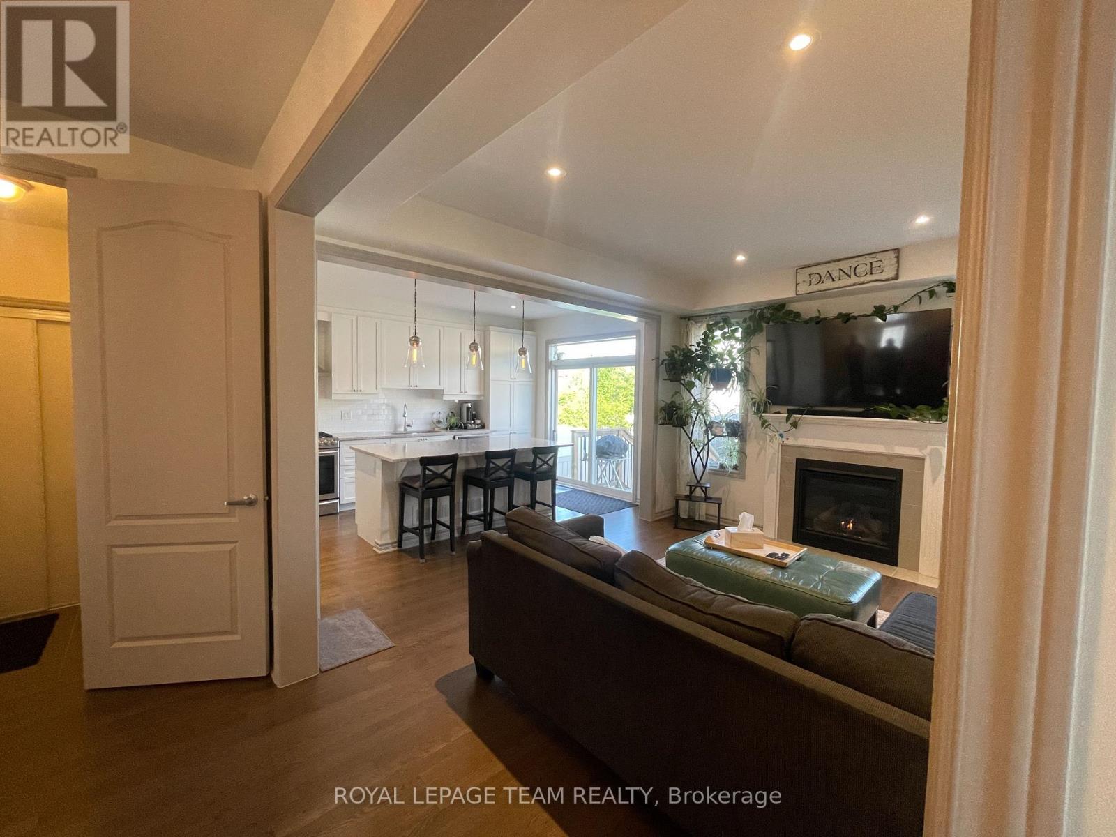 












273 RIVERTREE STREET

,
Ottawa,




Ontario
K2M0J6

